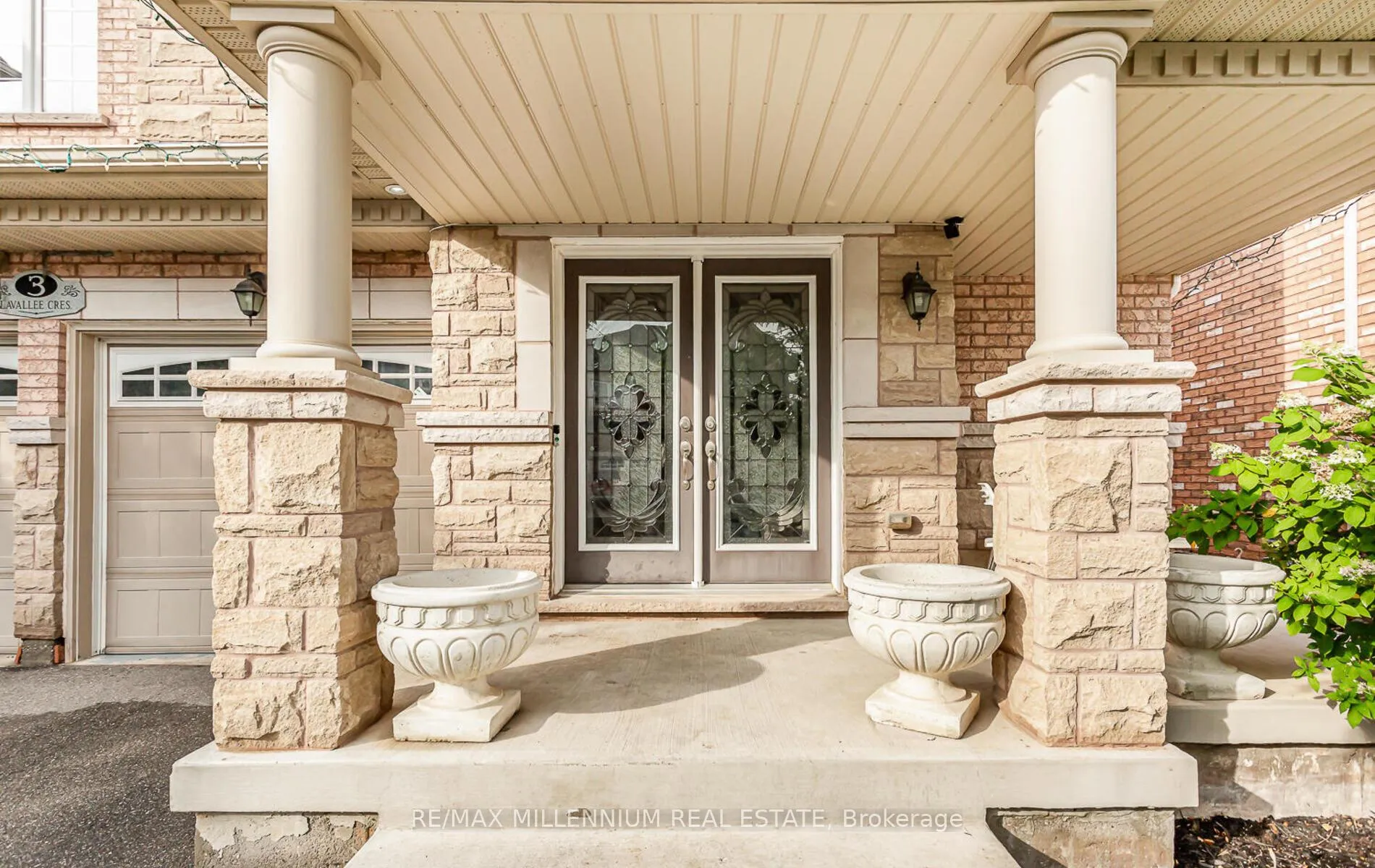 Photo 4 of 3 Lavallee Crescent, Brampton, Credit Valley — HOMEH