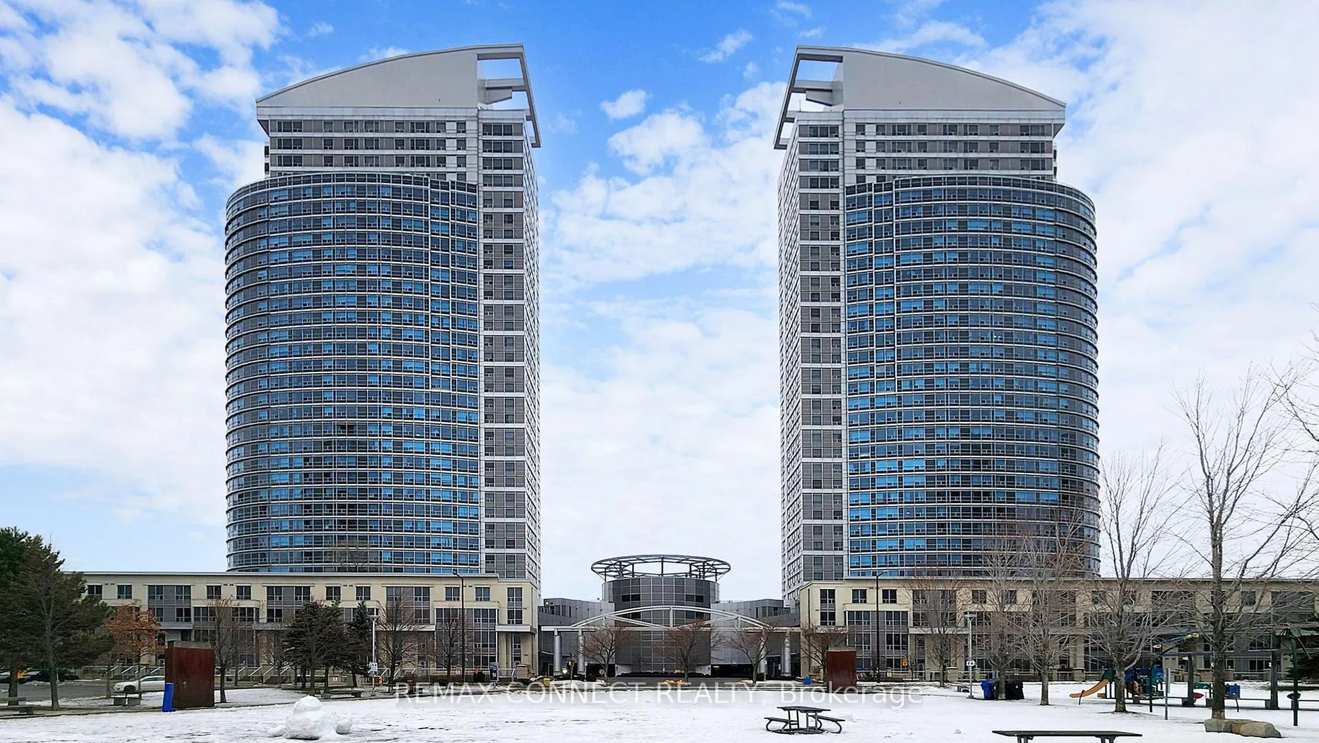 Front of Unit 3111, 36 Lee Centre Drive