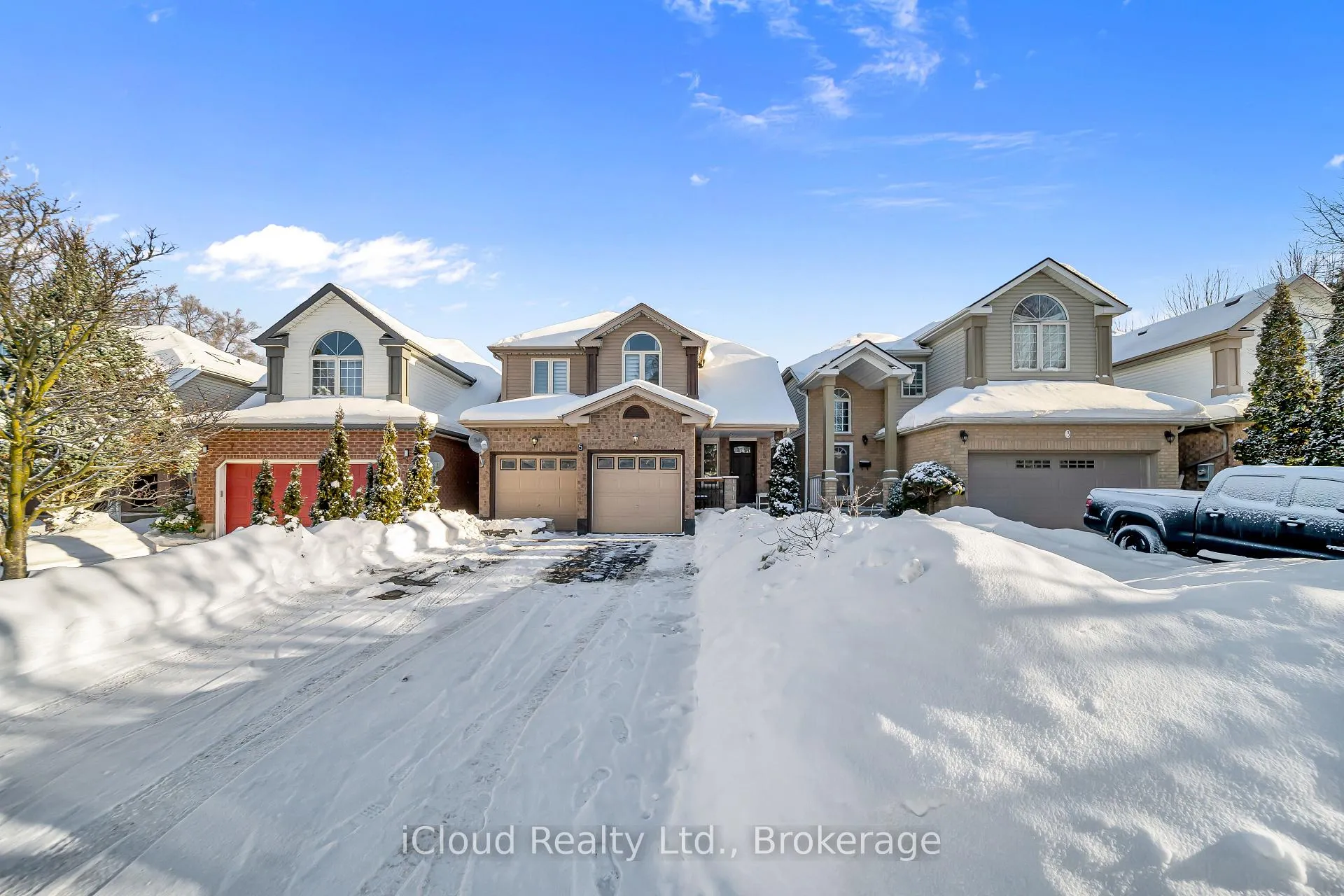 Photo 1 of 5 Gaw Crescent, Guelph, Pineridge/Westminster Woods — HOMEH
