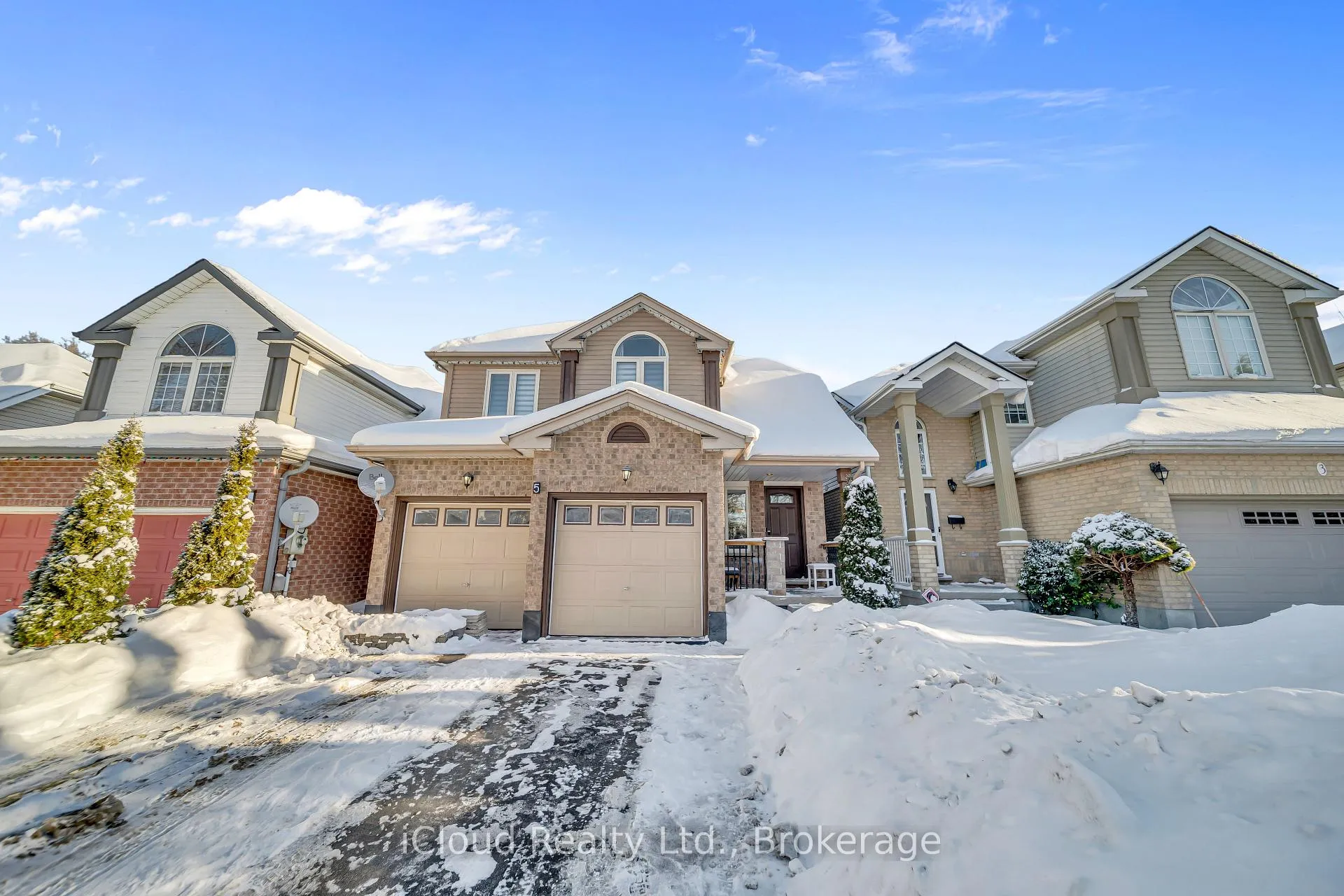Photo 2 of 5 Gaw Crescent, Guelph, Pineridge/Westminster Woods — HOMEH