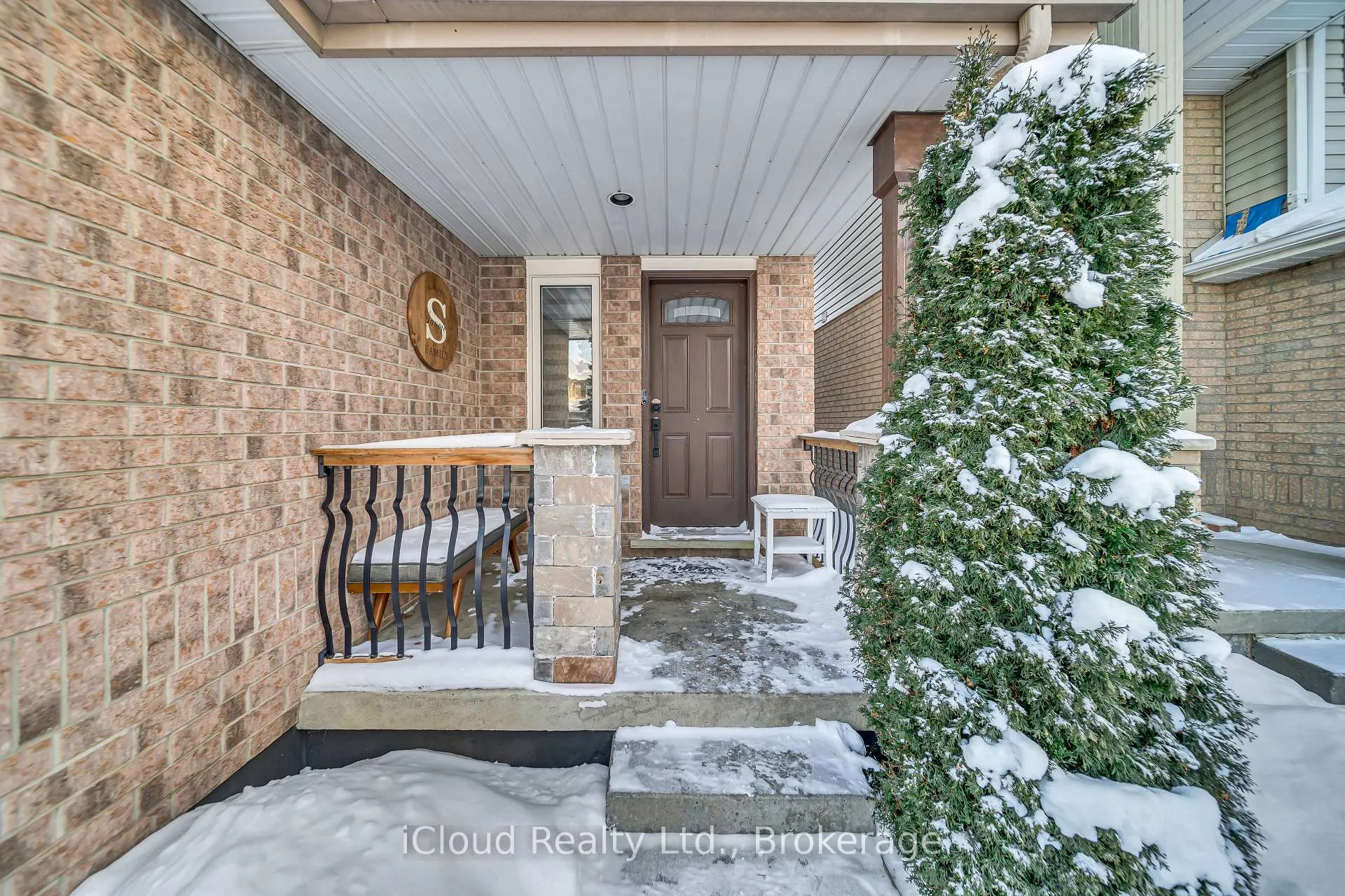 Photo 3 of 5 Gaw Crescent, Guelph, Pineridge/Westminster Woods — HOMEH