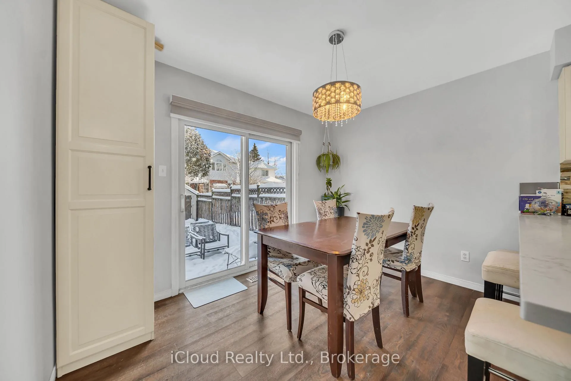Photo 14 of 5 Gaw Crescent, Guelph, Pineridge/Westminster Woods — HOMEH