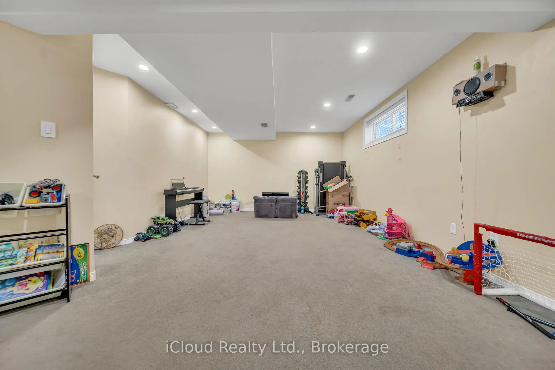 Photo 27 of 5 Gaw Crescent, Guelph, Pineridge/Westminster Woods — HOMEH