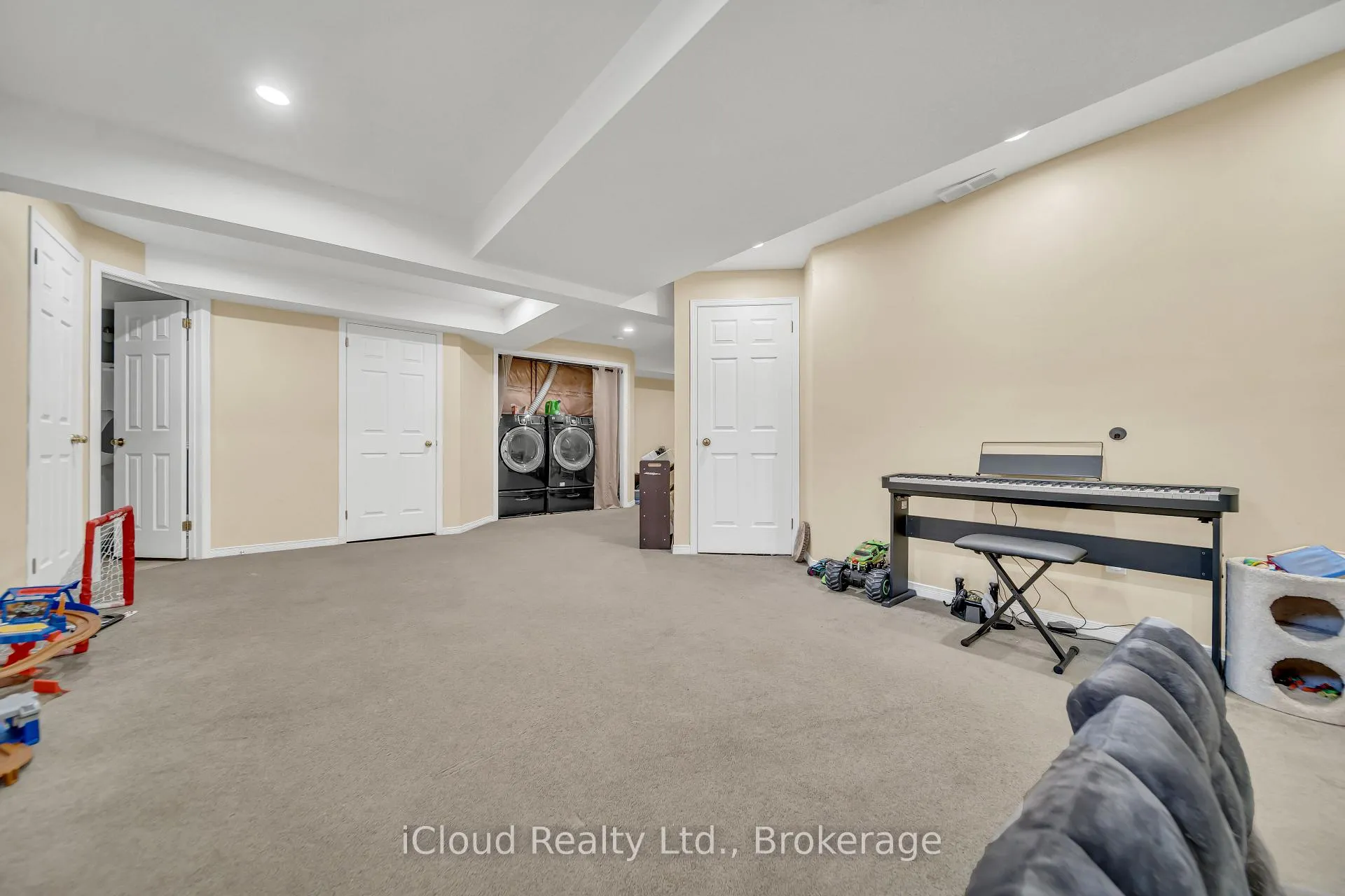 Photo 28 of 5 Gaw Crescent, Guelph, Pineridge/Westminster Woods — HOMEH