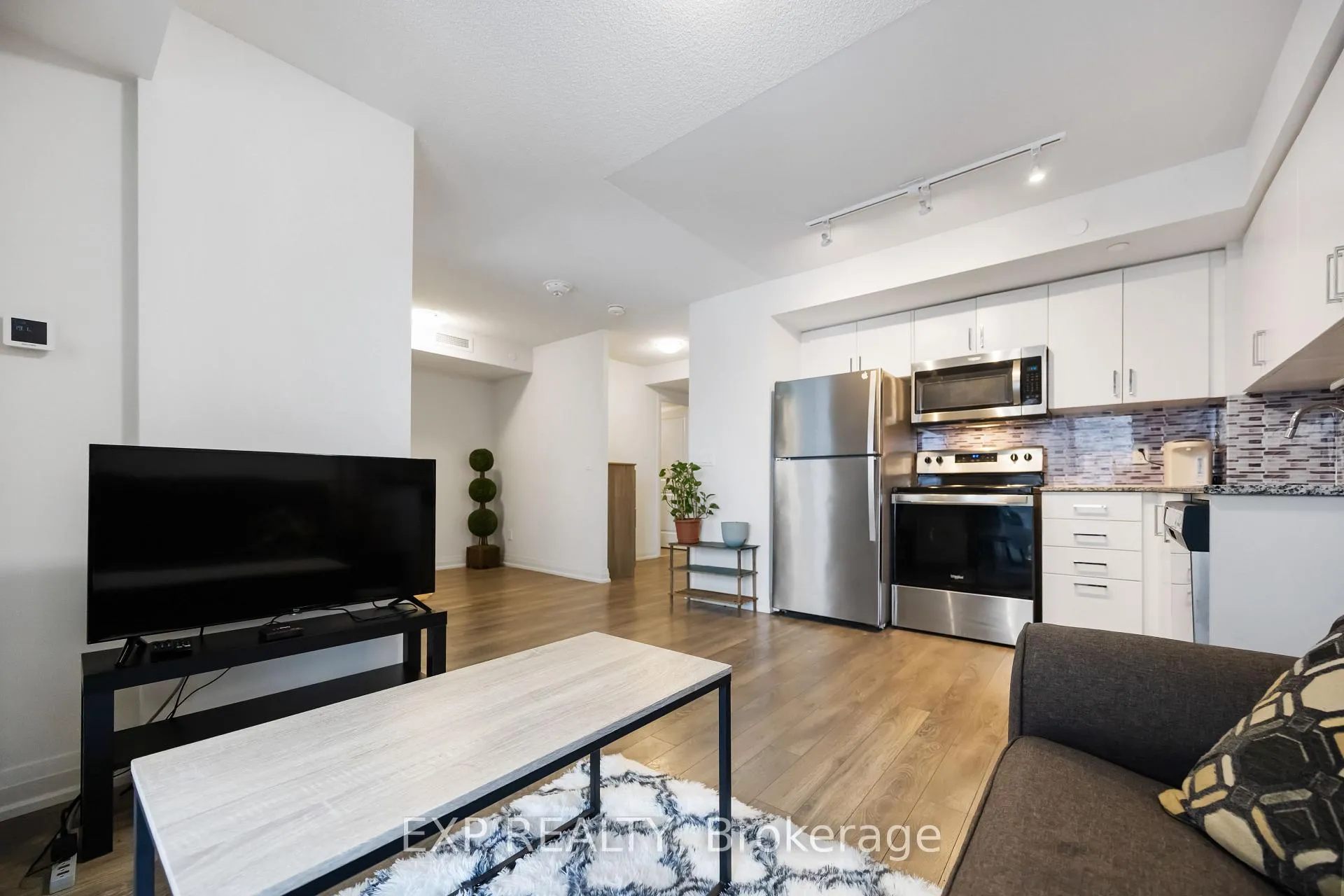 Front of Unit 629, 20 Meadowglen Place