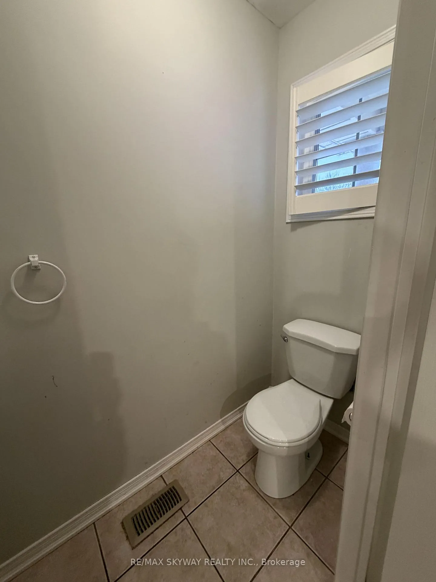 Photo 4 of 83 Mint Leaf Boulevard, Brampton, Sandringham-Wellington — HOMEH