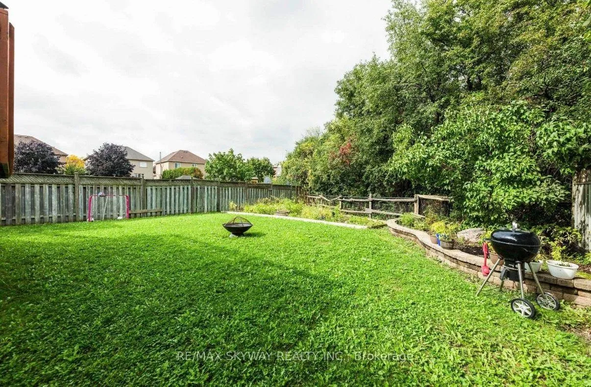 Photo 18 of 83 Mint Leaf Boulevard, Brampton, Sandringham-Wellington — HOMEH