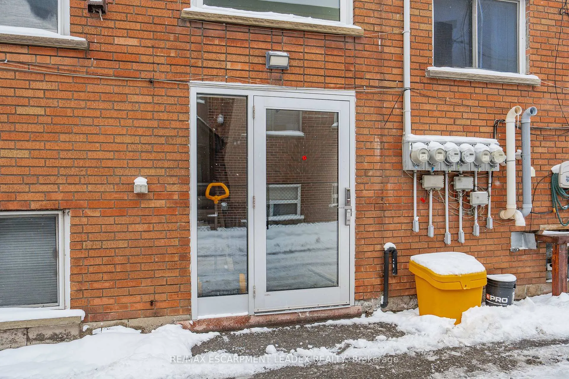 Photo 6 of 253 Mohawk Road E, Hamilton, Hill Park — HOMEH