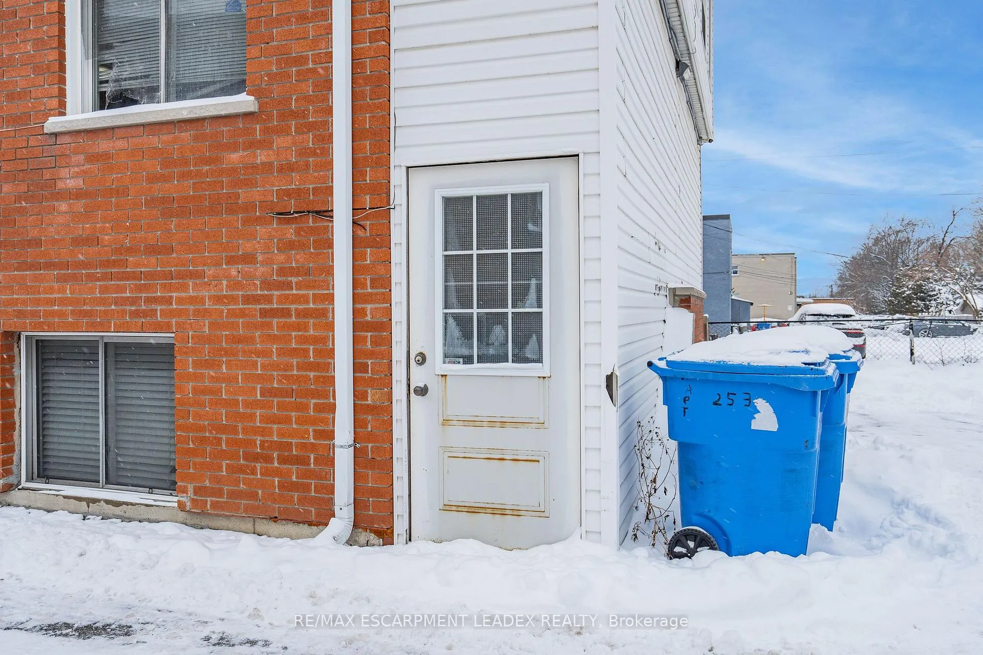 Photo 7 of 253 Mohawk Road E, Hamilton, Hill Park — HOMEH
