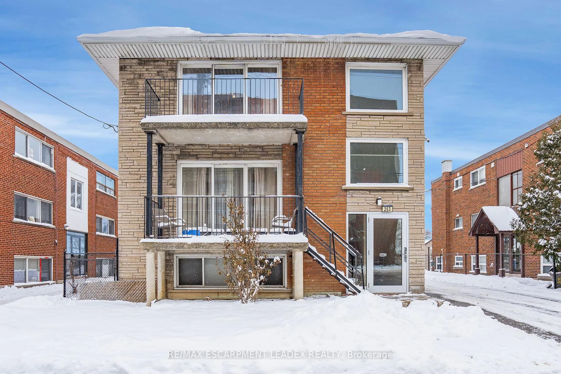 Photo 14 of 253 Mohawk Road E, Hamilton, Hill Park — HOMEH