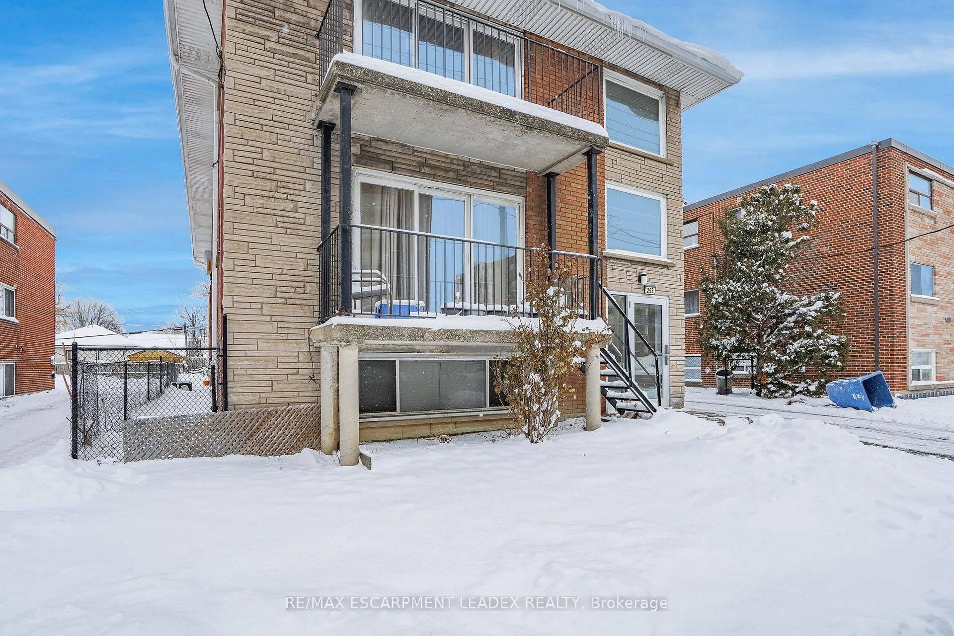 Photo 15 of 253 Mohawk Road E, Hamilton, Hill Park — HOMEH