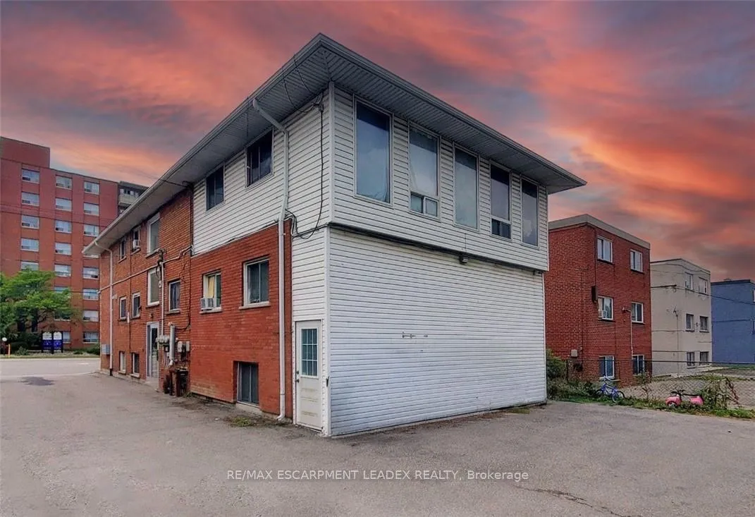 Photo 17 of 253 Mohawk Road E, Hamilton, Hill Park — HOMEH