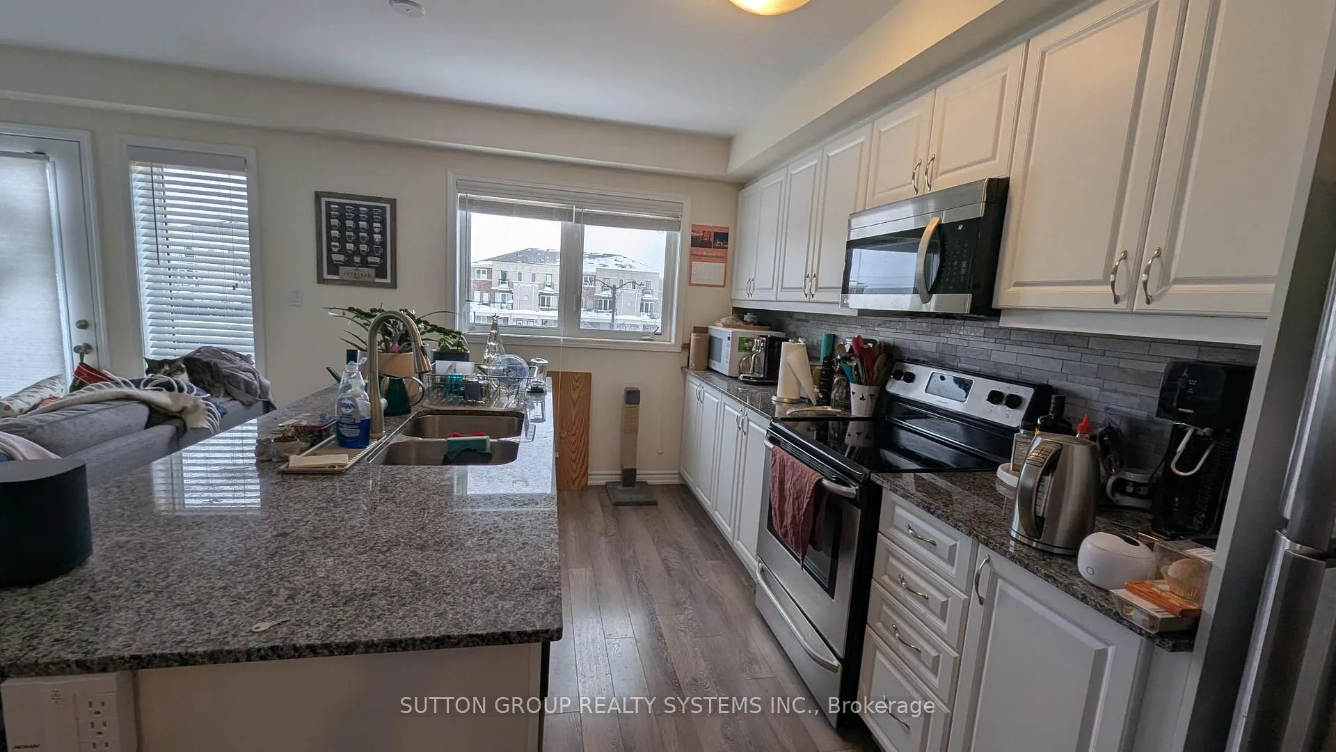 Photo 3 of 917 Apple Hill Lane, Kitchener — HOMEH