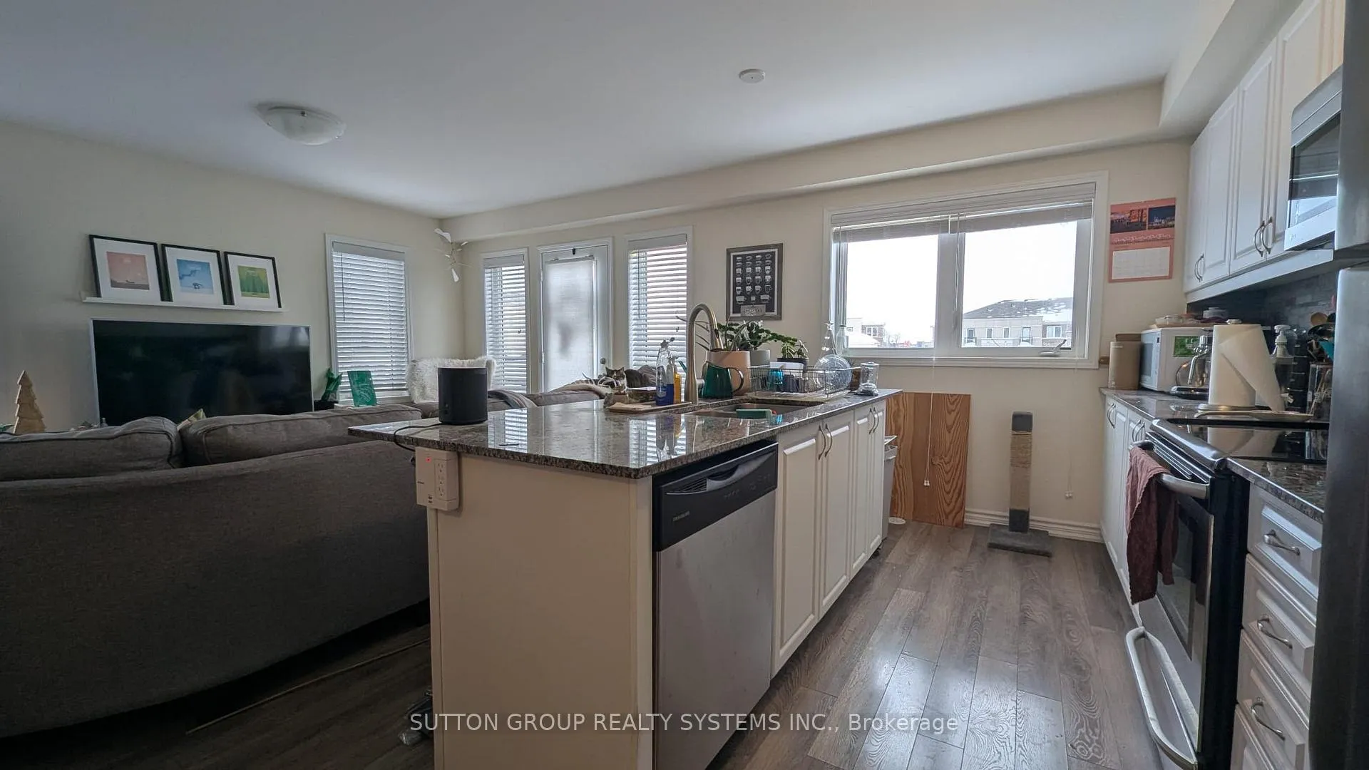 Photo 4 of 917 Apple Hill Lane, Kitchener — HOMEH