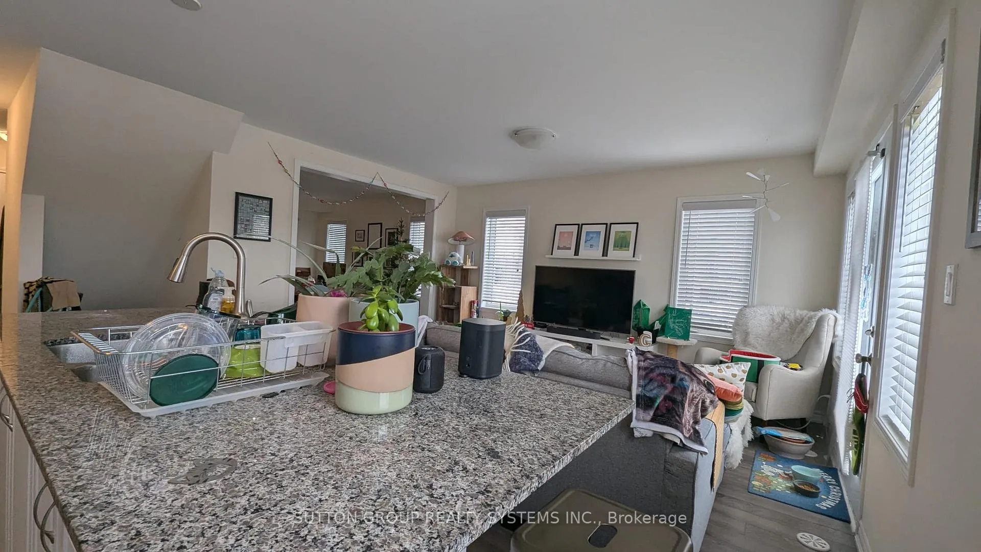 Photo 5 of 917 Apple Hill Lane, Kitchener — HOMEH