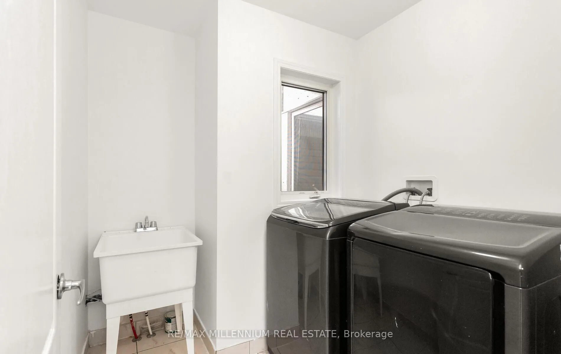 Photo 40 of 46 Volner Road, Brampton, Northwest Brampton — HOMEH
