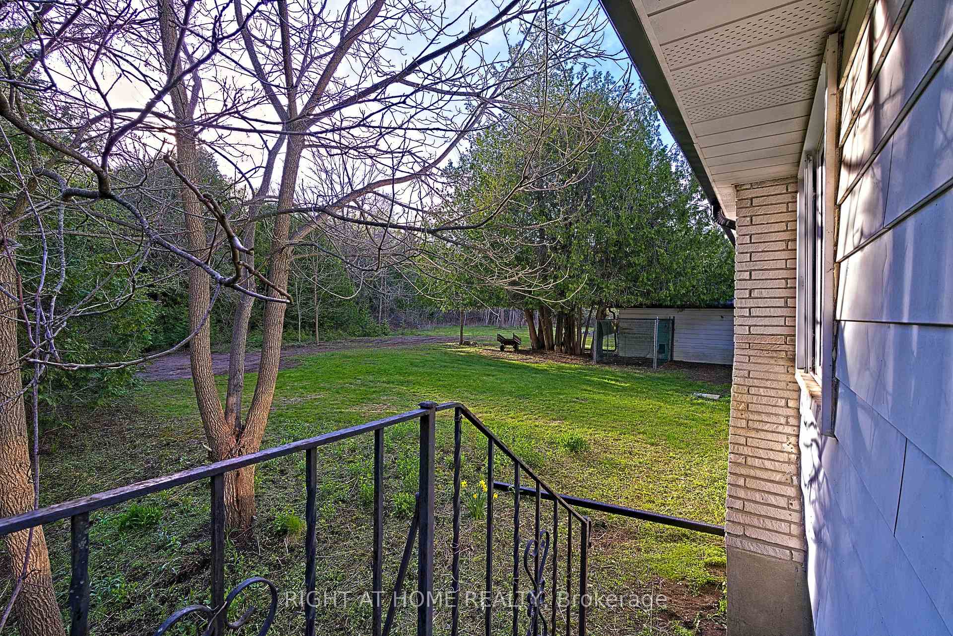 Photo 3 of 192 Old Varcoe Road N, Clarington, Courtice — HOMEH