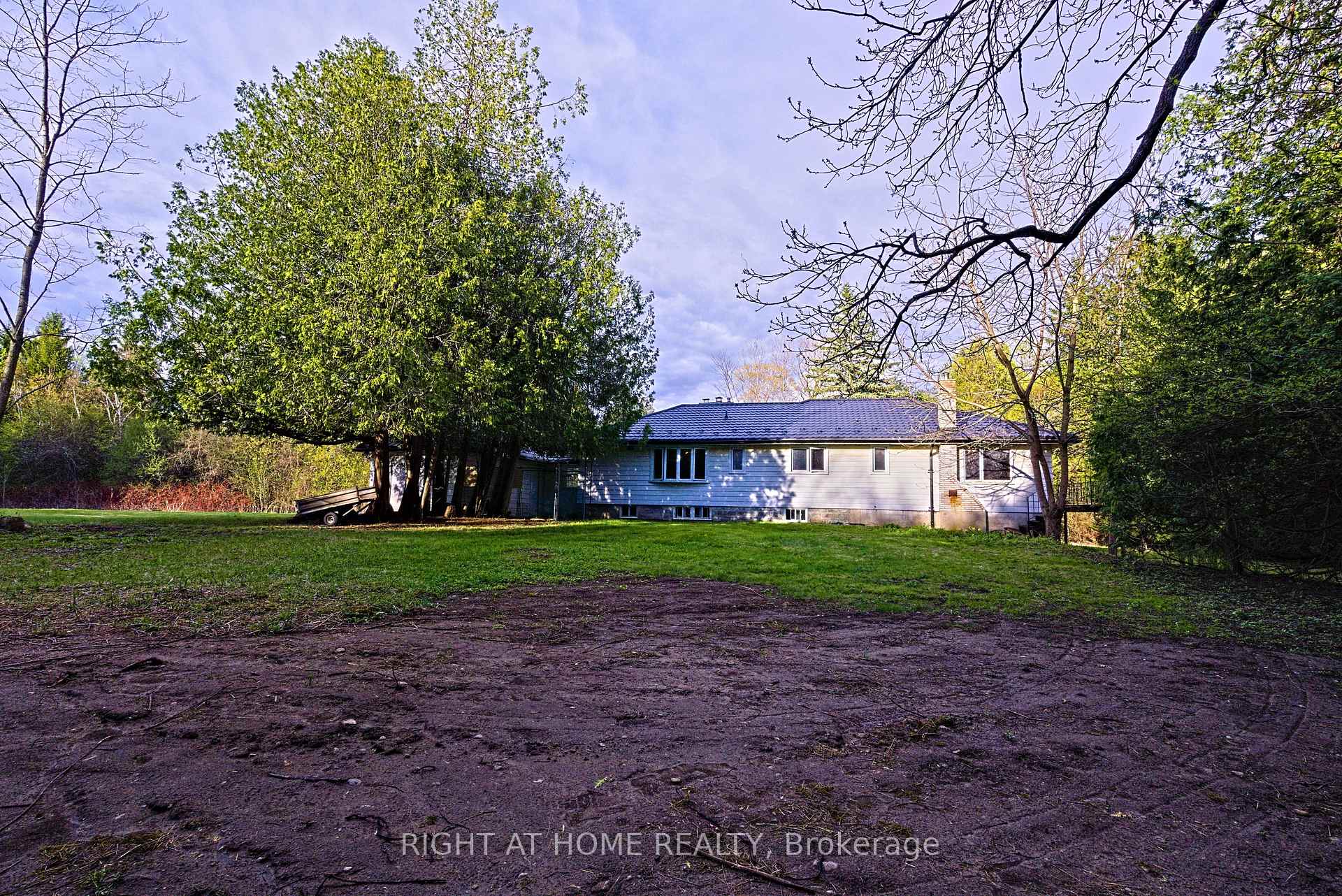 Photo 4 of 192 Old Varcoe Road N, Clarington, Courtice — HOMEH