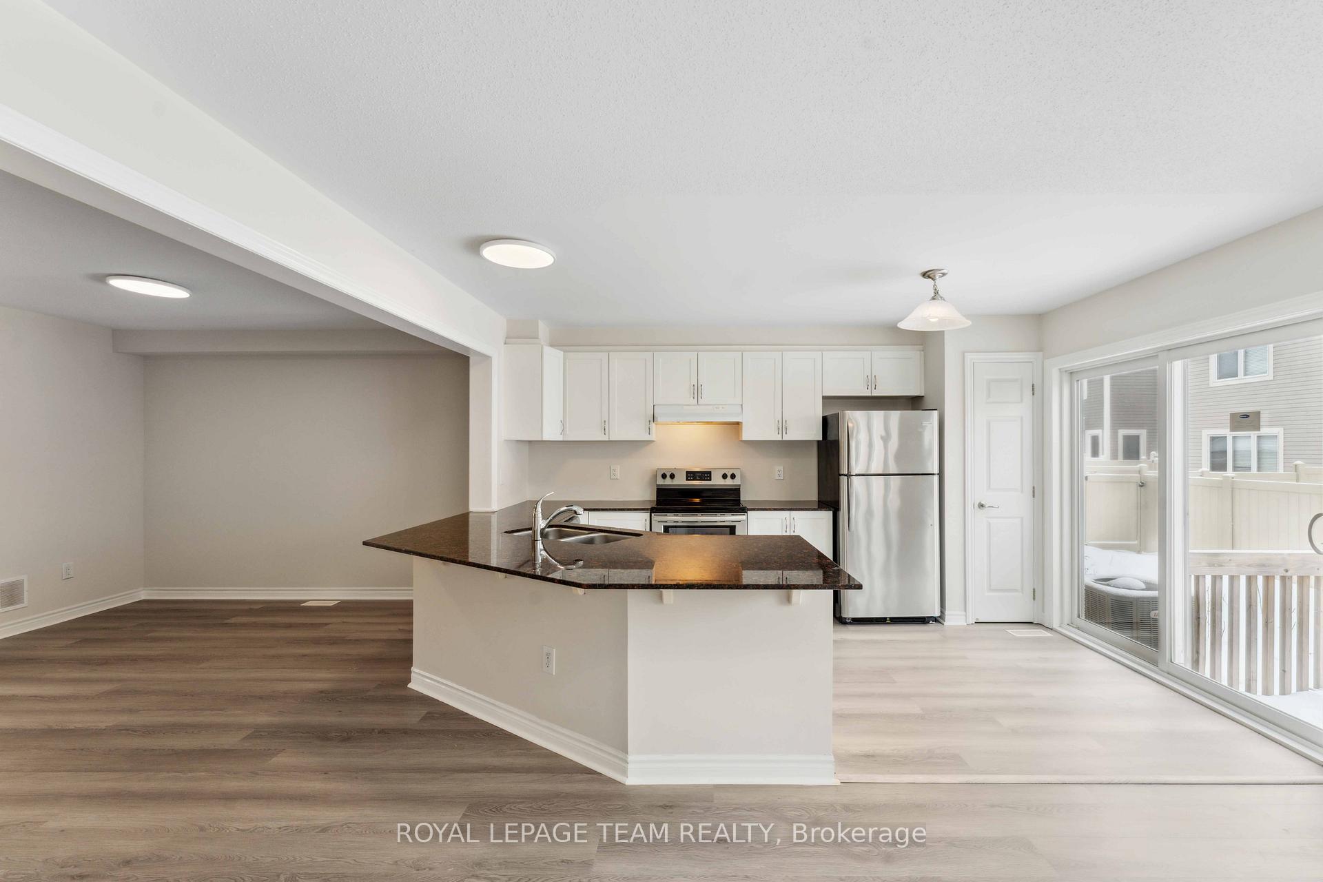 Photo 13 of 725 Logperch Circle, Ottawa, Barrhaven - Half Moon Bay — HOMEH