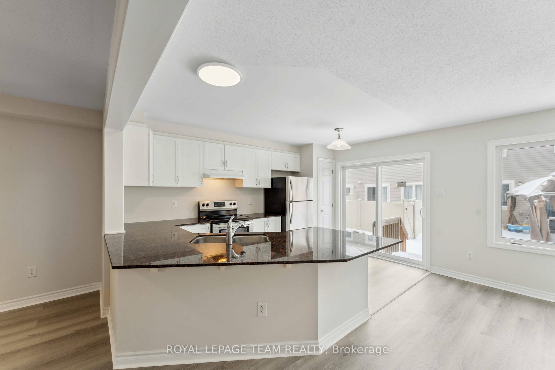 Photo 14 of 725 Logperch Circle, Ottawa, Barrhaven - Half Moon Bay — HOMEH