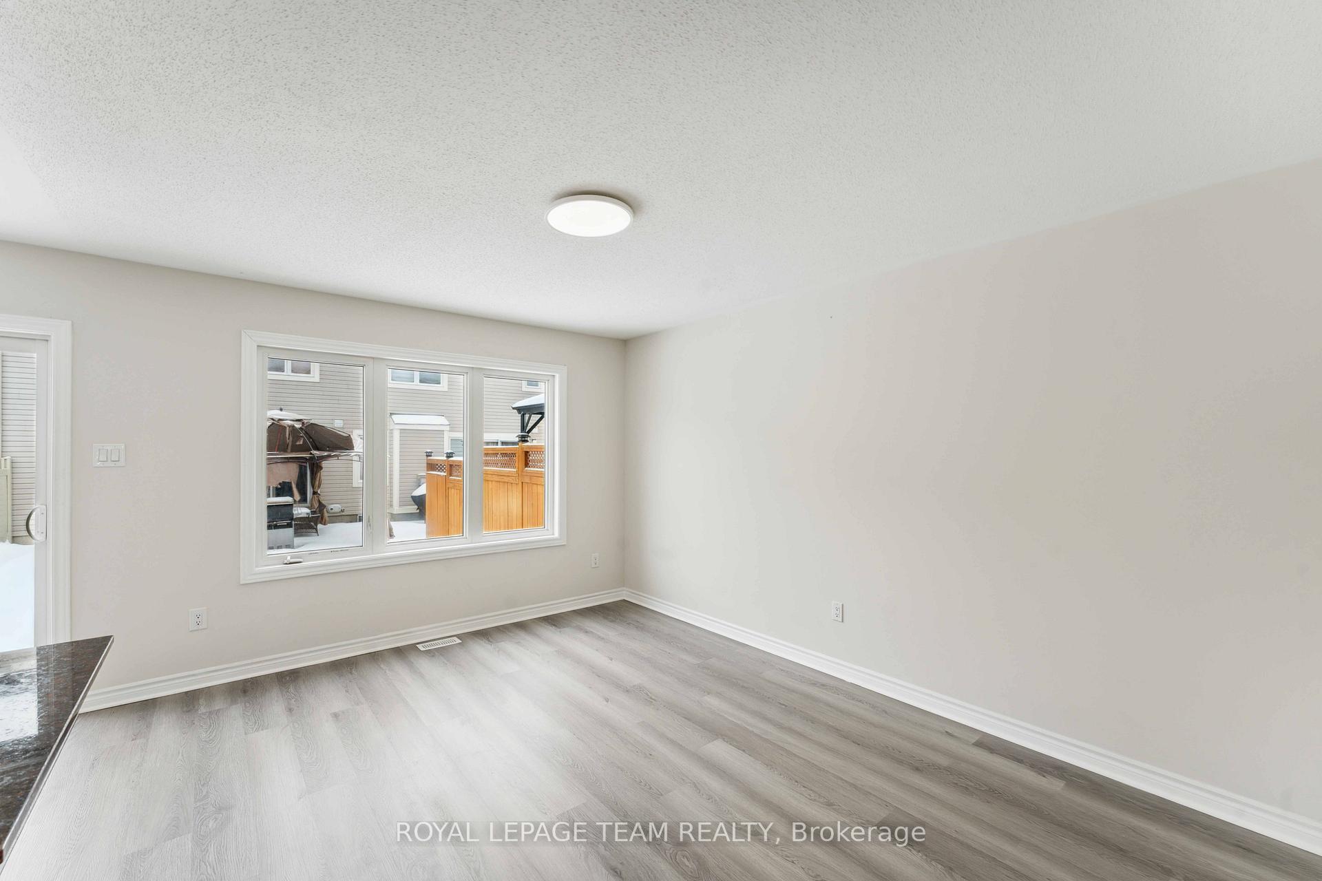 Photo 16 of 725 Logperch Circle, Ottawa, Barrhaven - Half Moon Bay — HOMEH