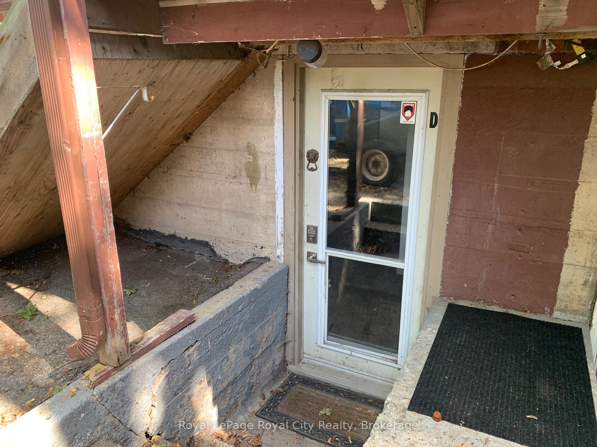Photo 2 of Unit D, 28 Arthur Street, Guelph, St. George's — HOMEH