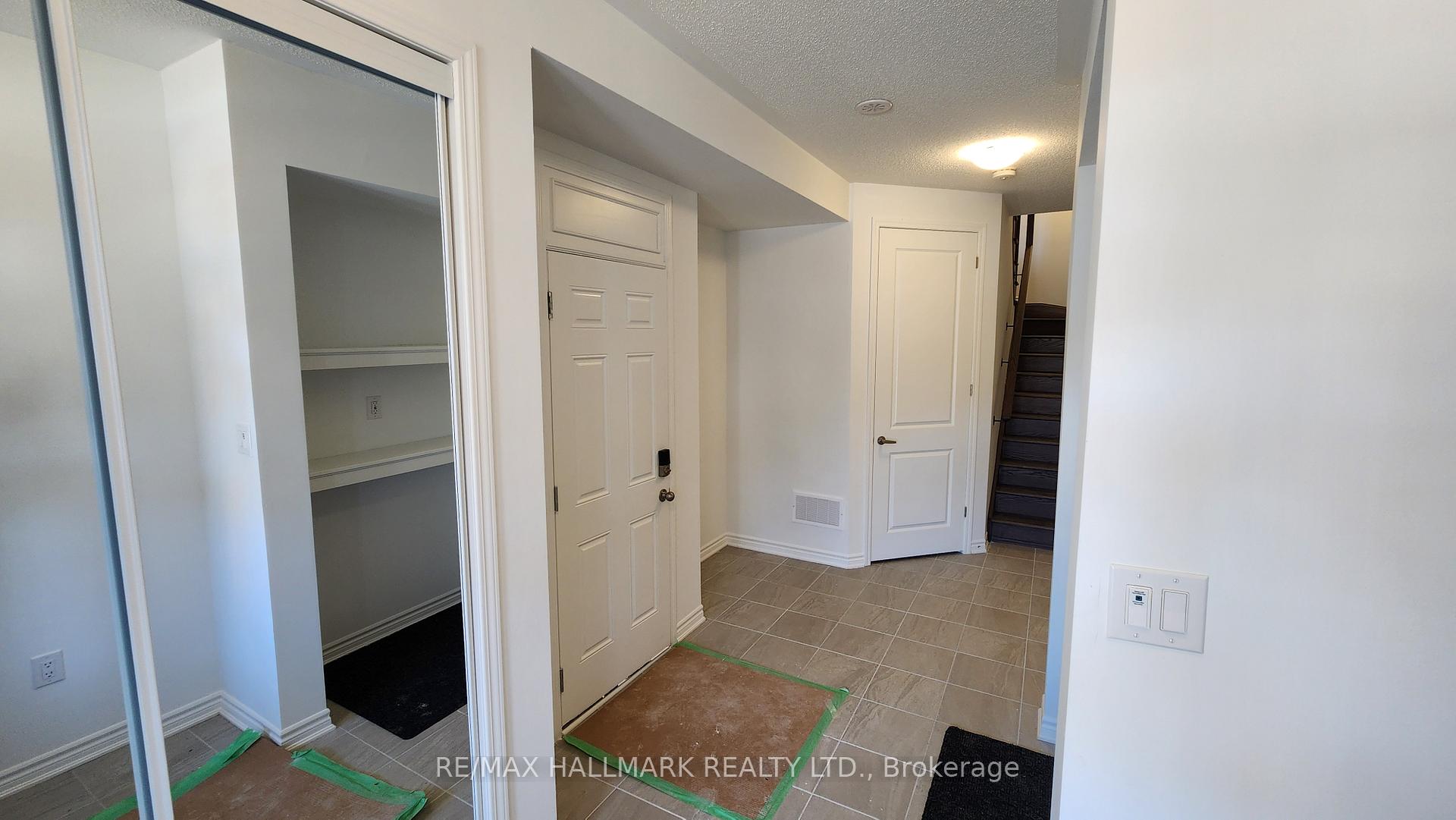 Photo 2 of 32 Ennerdale Street, Barrie, Rural Barrie Southwest — HOMEH