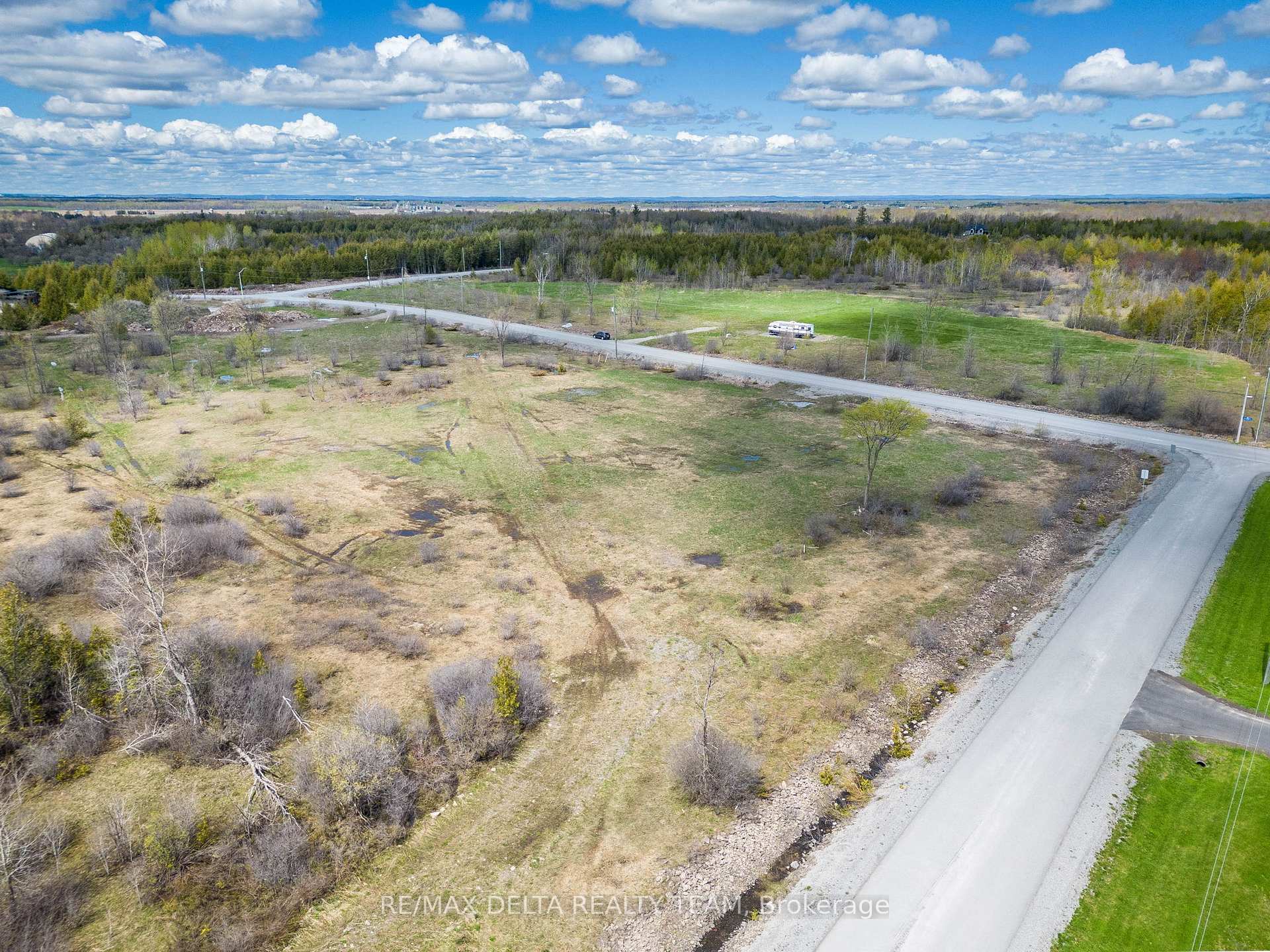 Photo 3 of 7910 Iveson Drive, Ottawa, Osgoode Twp North of Reg Rd 6 — HOMEH