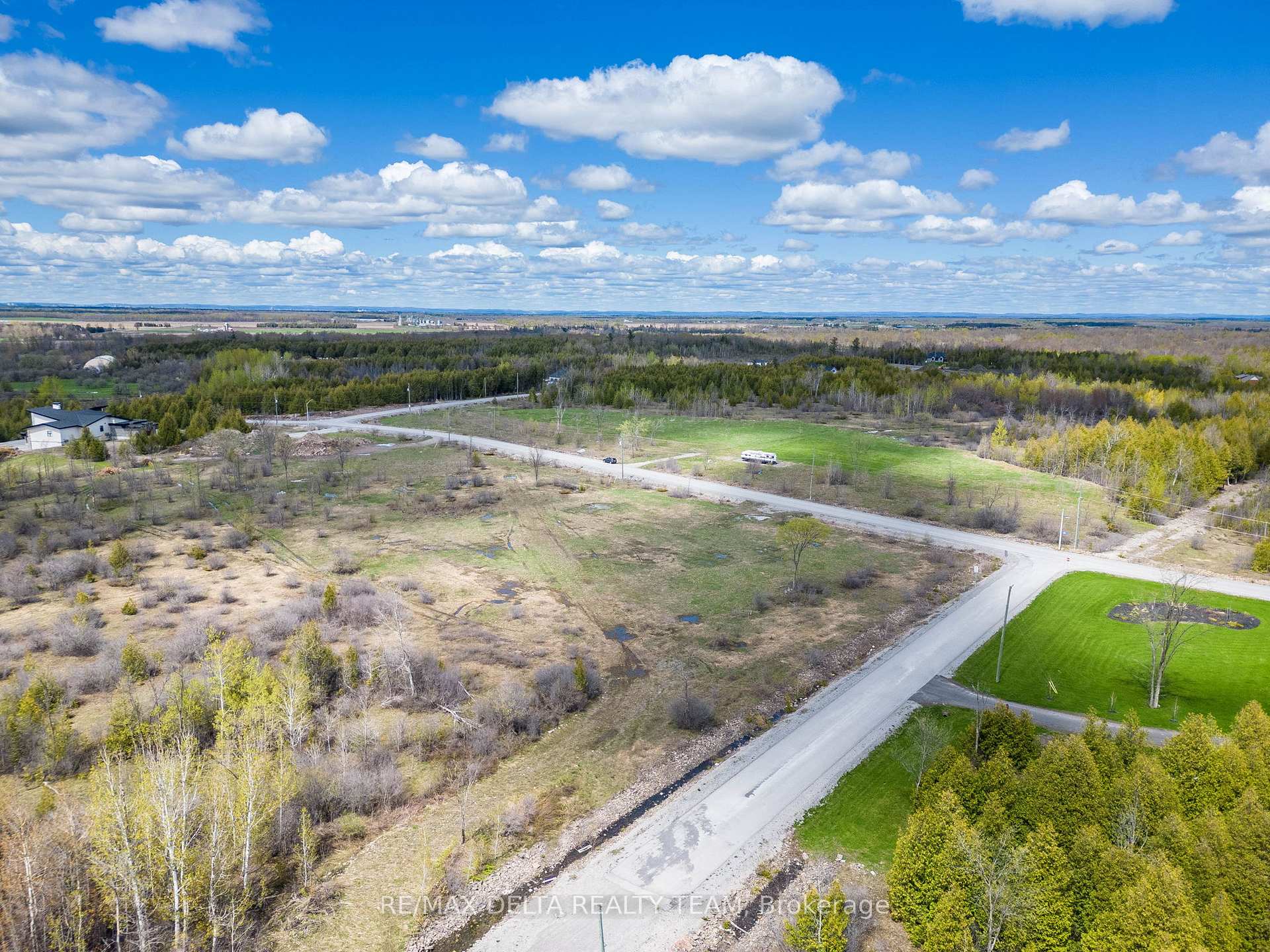 Photo 4 of 7910 Iveson Drive, Ottawa, Osgoode Twp North of Reg Rd 6 — HOMEH