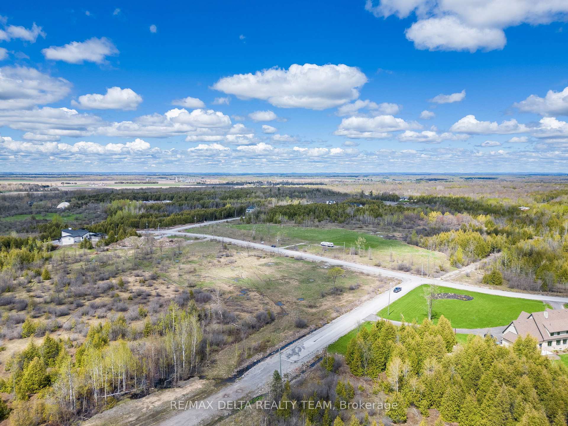Photo 5 of 7910 Iveson Drive, Ottawa, Osgoode Twp North of Reg Rd 6 — HOMEH