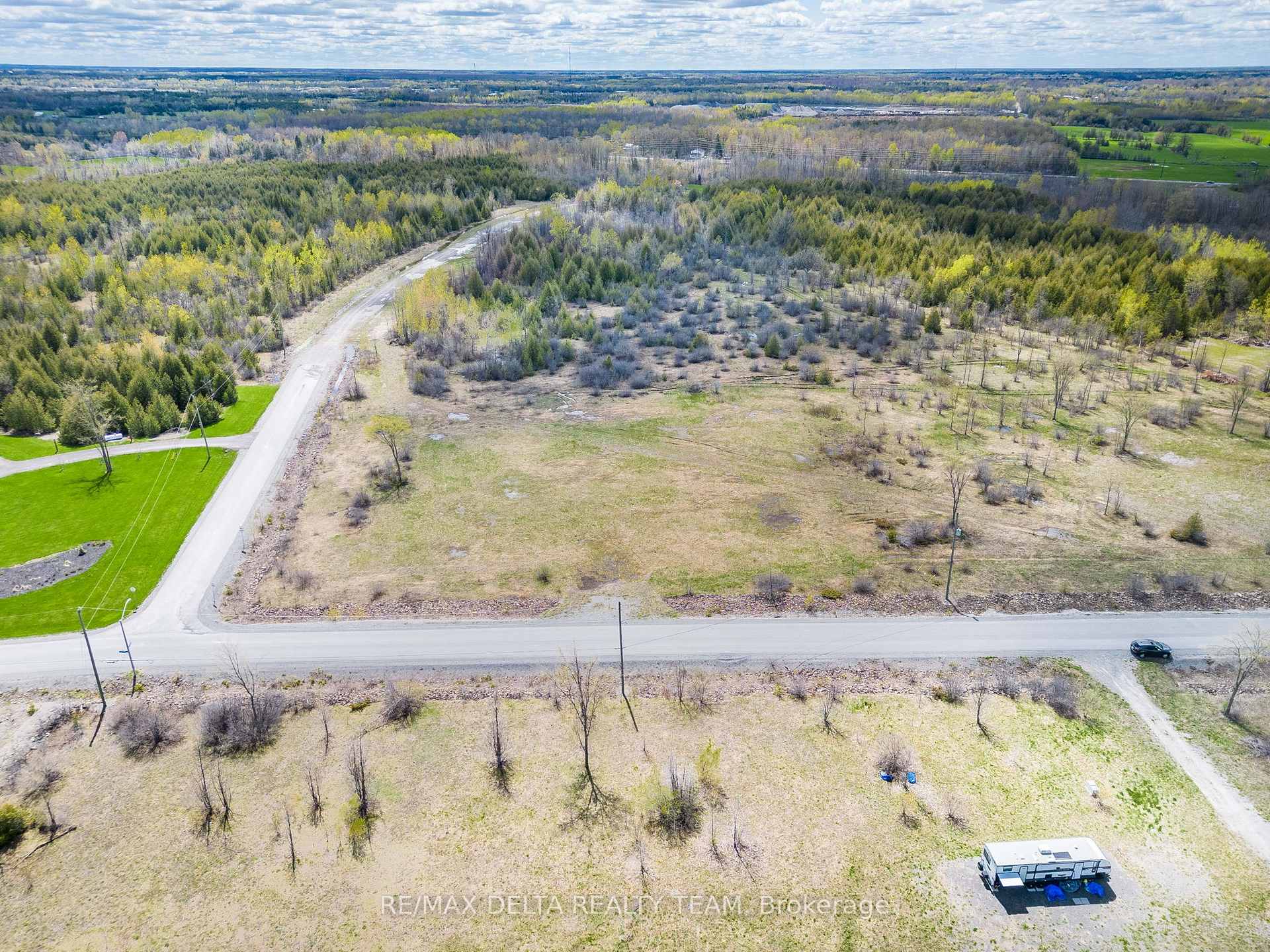 Photo 10 of 7910 Iveson Drive, Ottawa, Osgoode Twp North of Reg Rd 6 — HOMEH