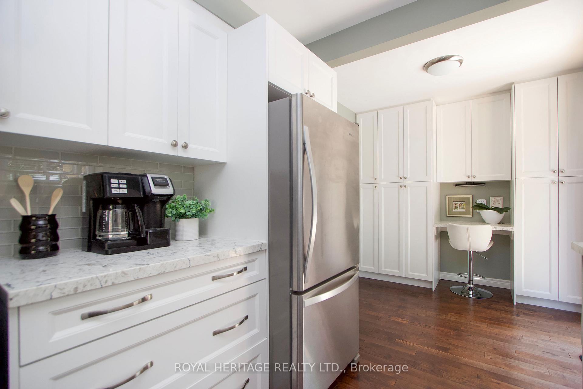 Photo 10 of 8 Arran Court, Clarington, Courtice — HOMEH
