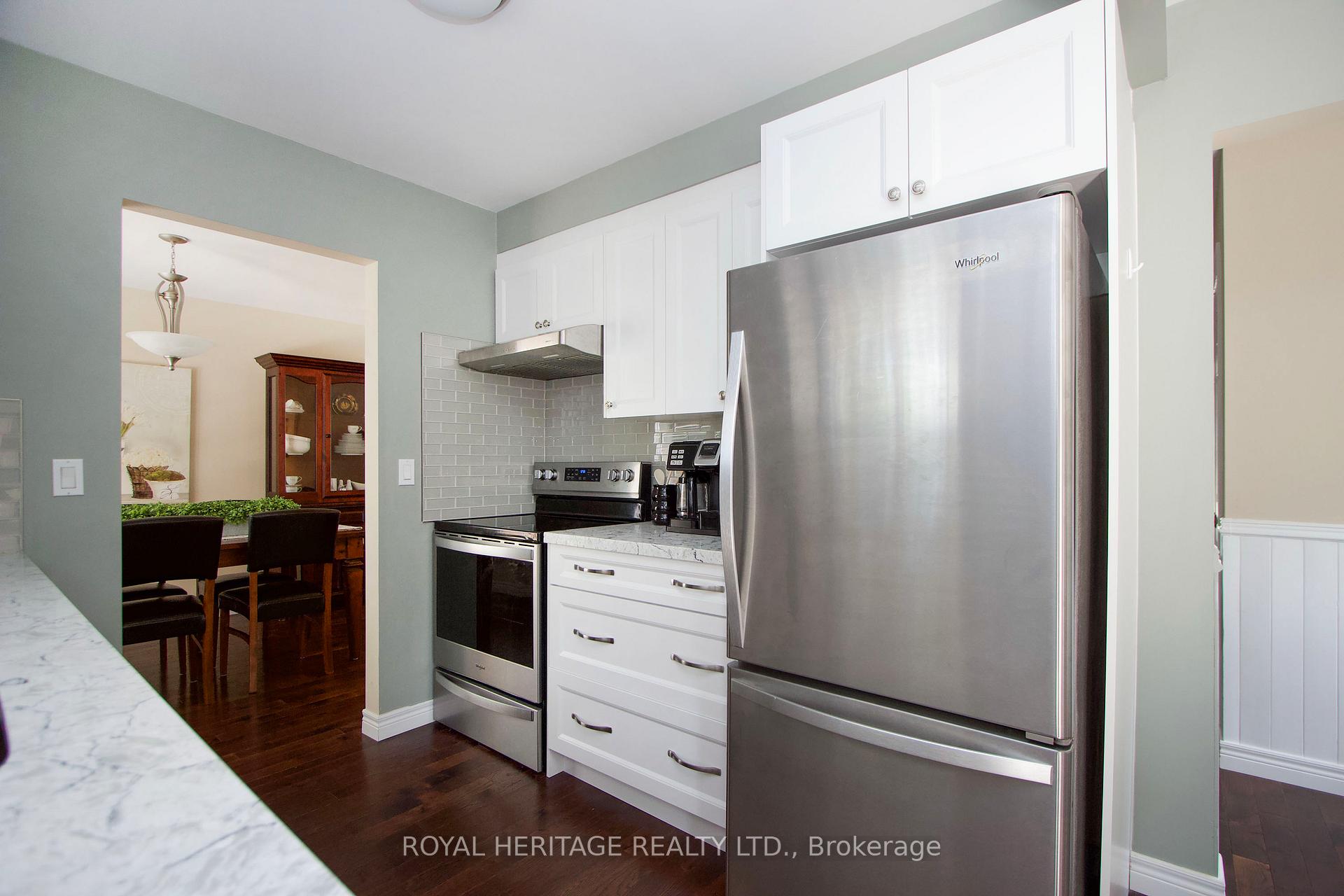 Photo 14 of 8 Arran Court, Clarington, Courtice — HOMEH