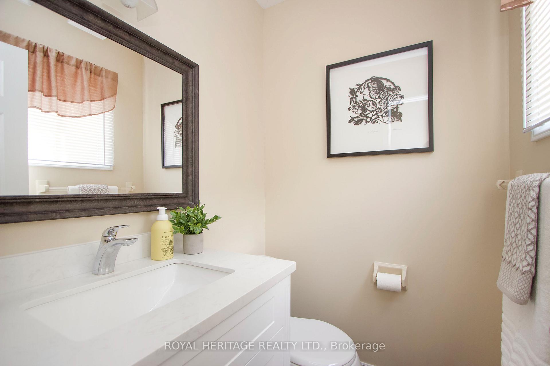 Photo 15 of 8 Arran Court, Clarington, Courtice — HOMEH