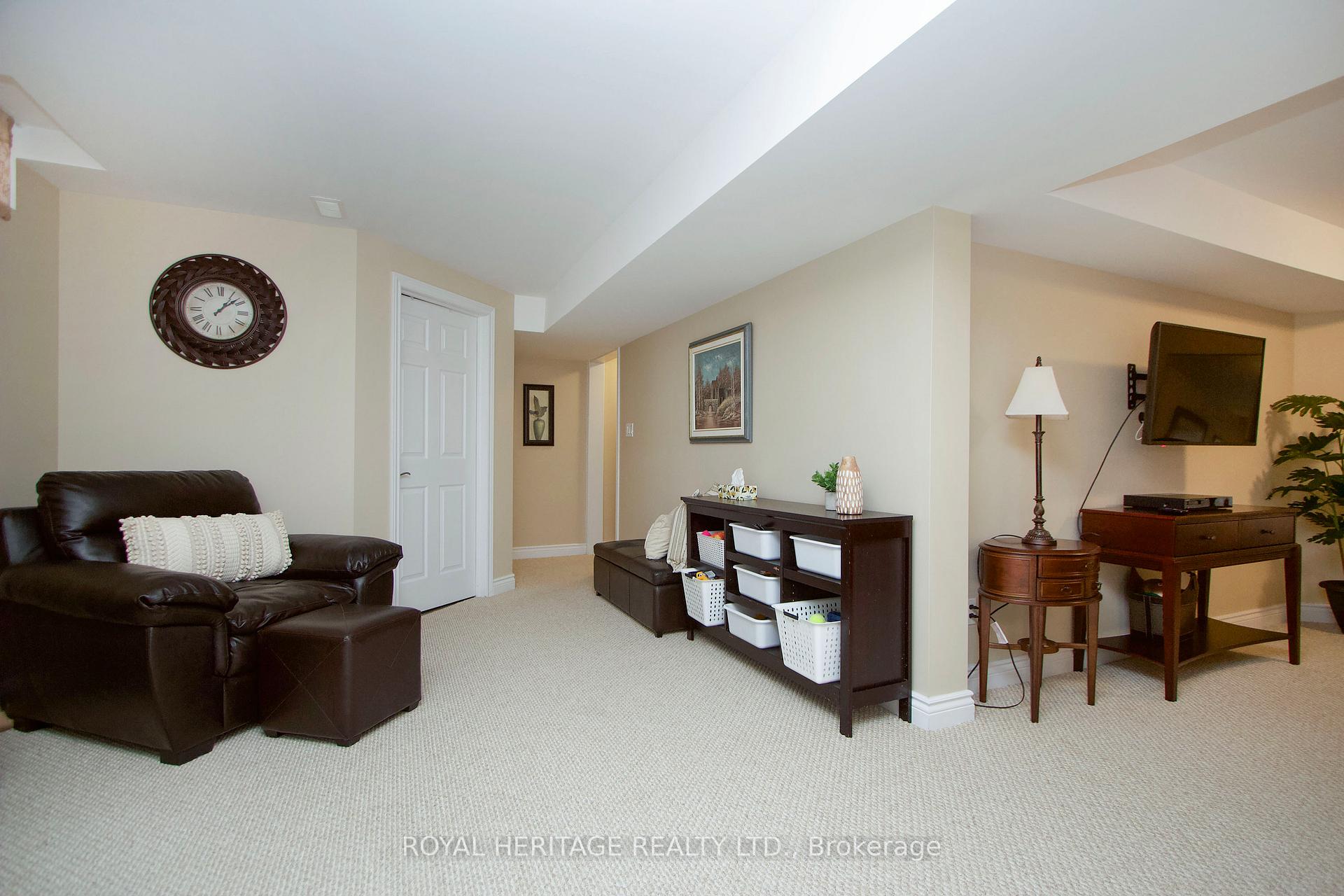 Photo 27 of 8 Arran Court, Clarington, Courtice — HOMEH