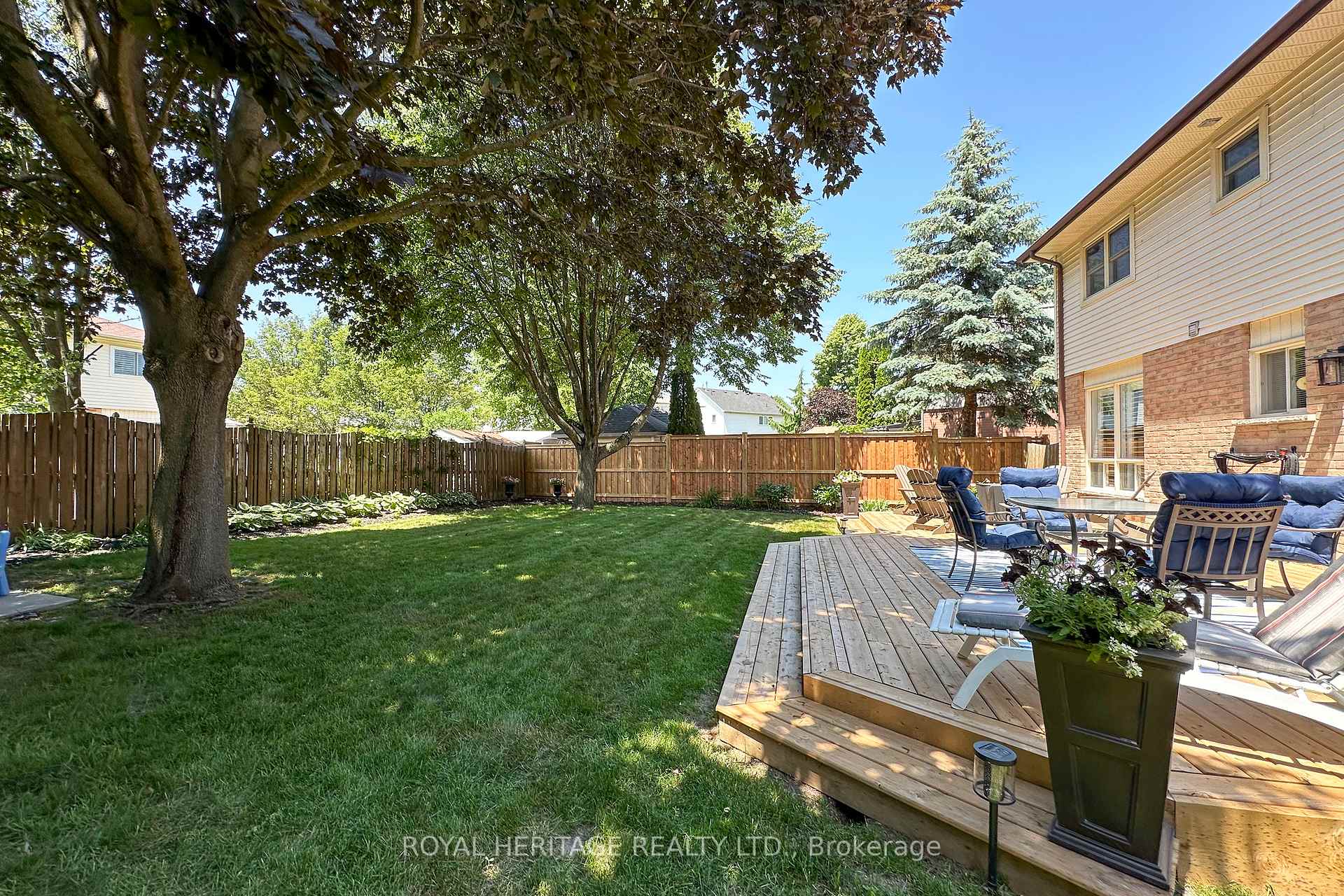 Photo 32 of 8 Arran Court, Clarington, Courtice — HOMEH