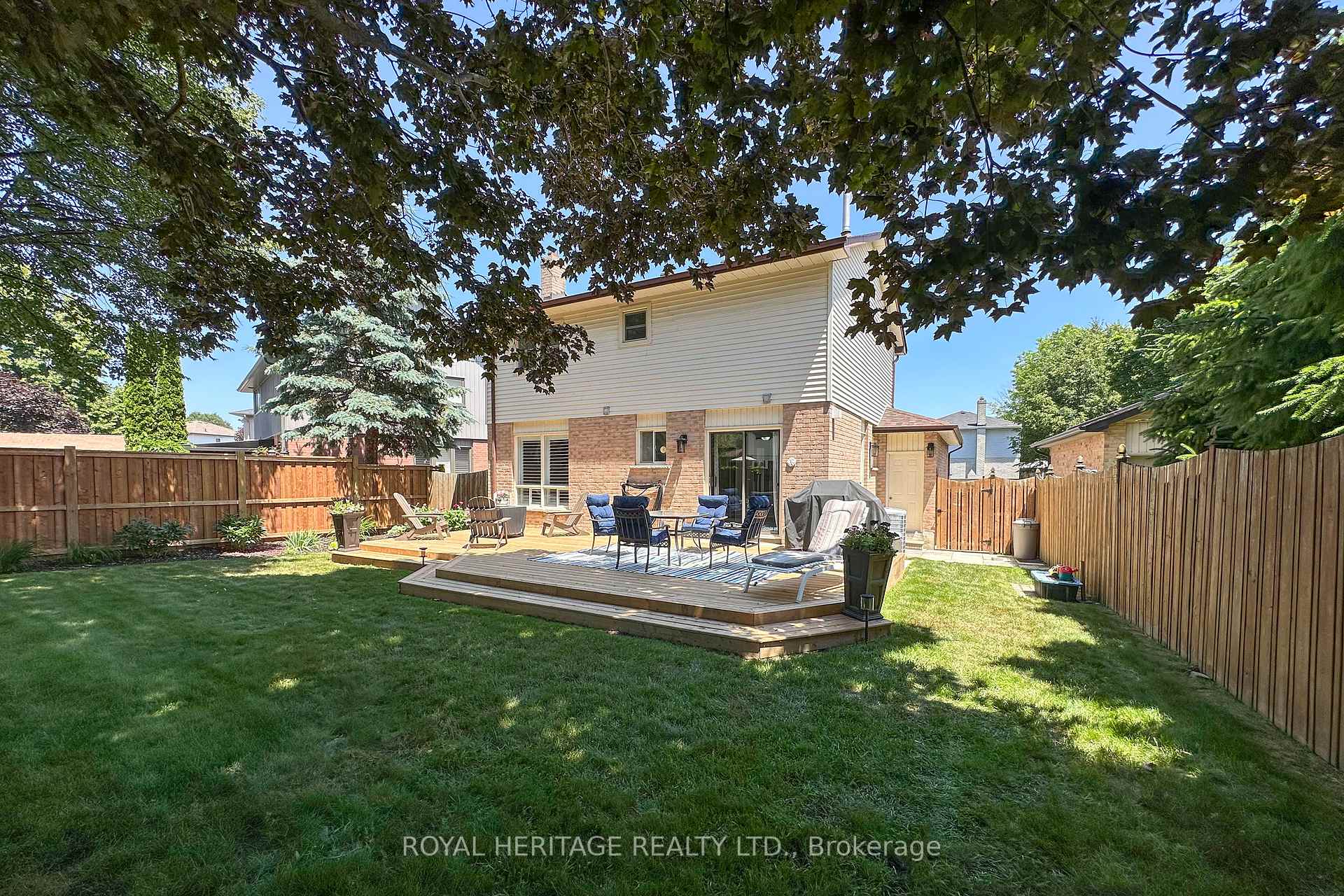 Photo 33 of 8 Arran Court, Clarington, Courtice — HOMEH