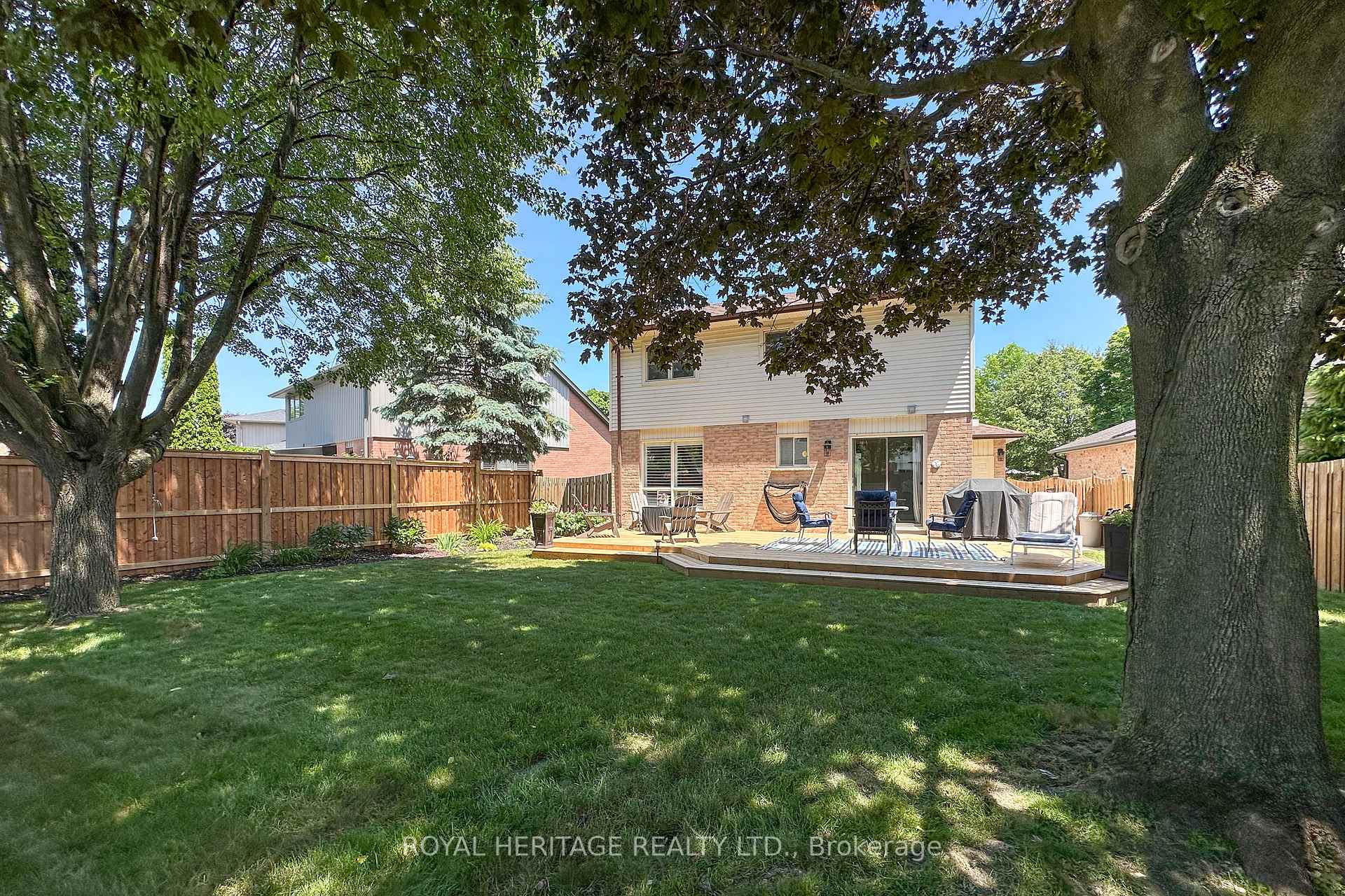 Photo 34 of 8 Arran Court, Clarington, Courtice — HOMEH