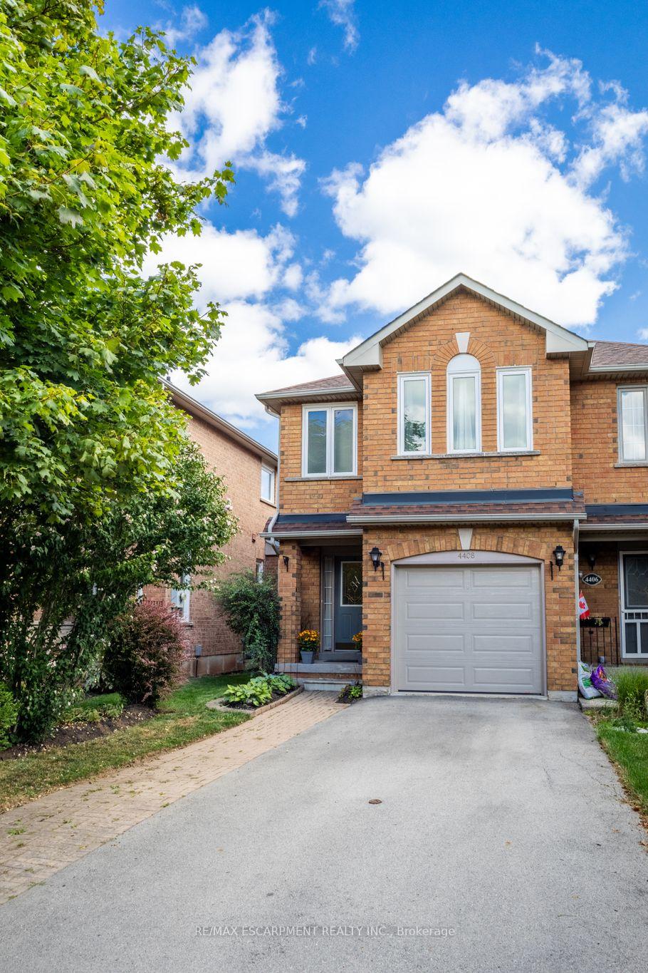 Photo 2 of 4408 Vallence Drive, Burlington, Shoreacres — HOMEH