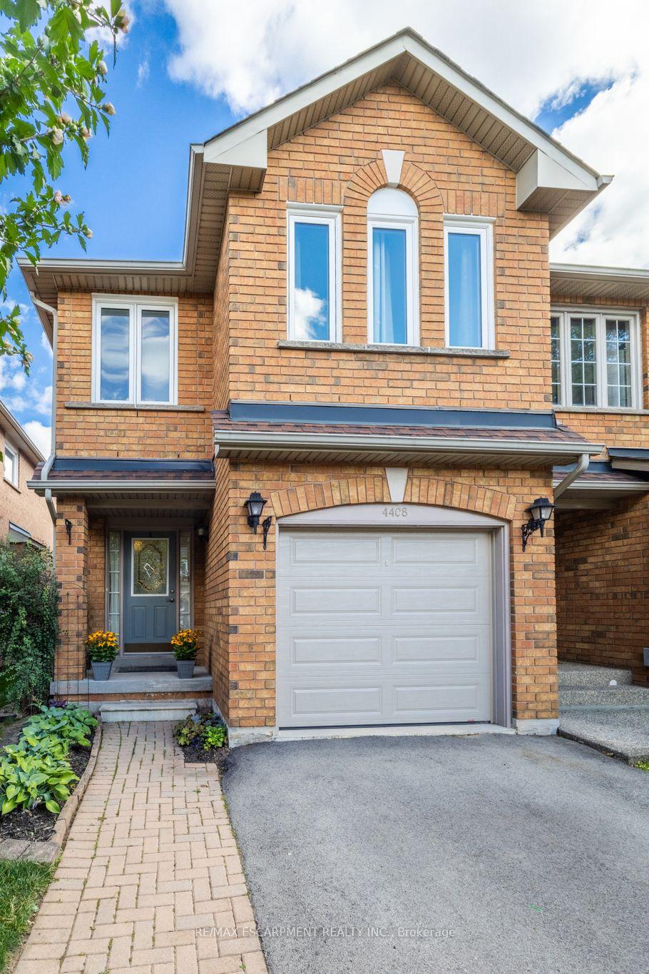 Photo 4 of 4408 Vallence Drive, Burlington, Shoreacres — HOMEH