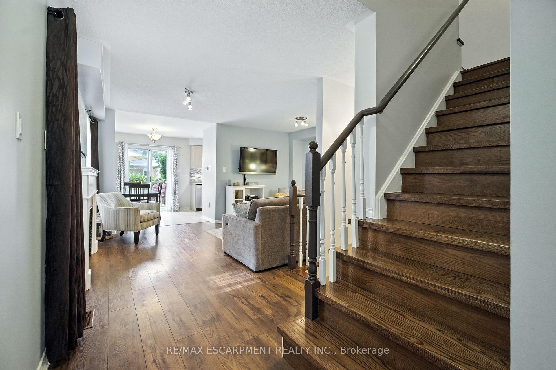 Photo 7 of 4408 Vallence Drive, Burlington, Shoreacres — HOMEH