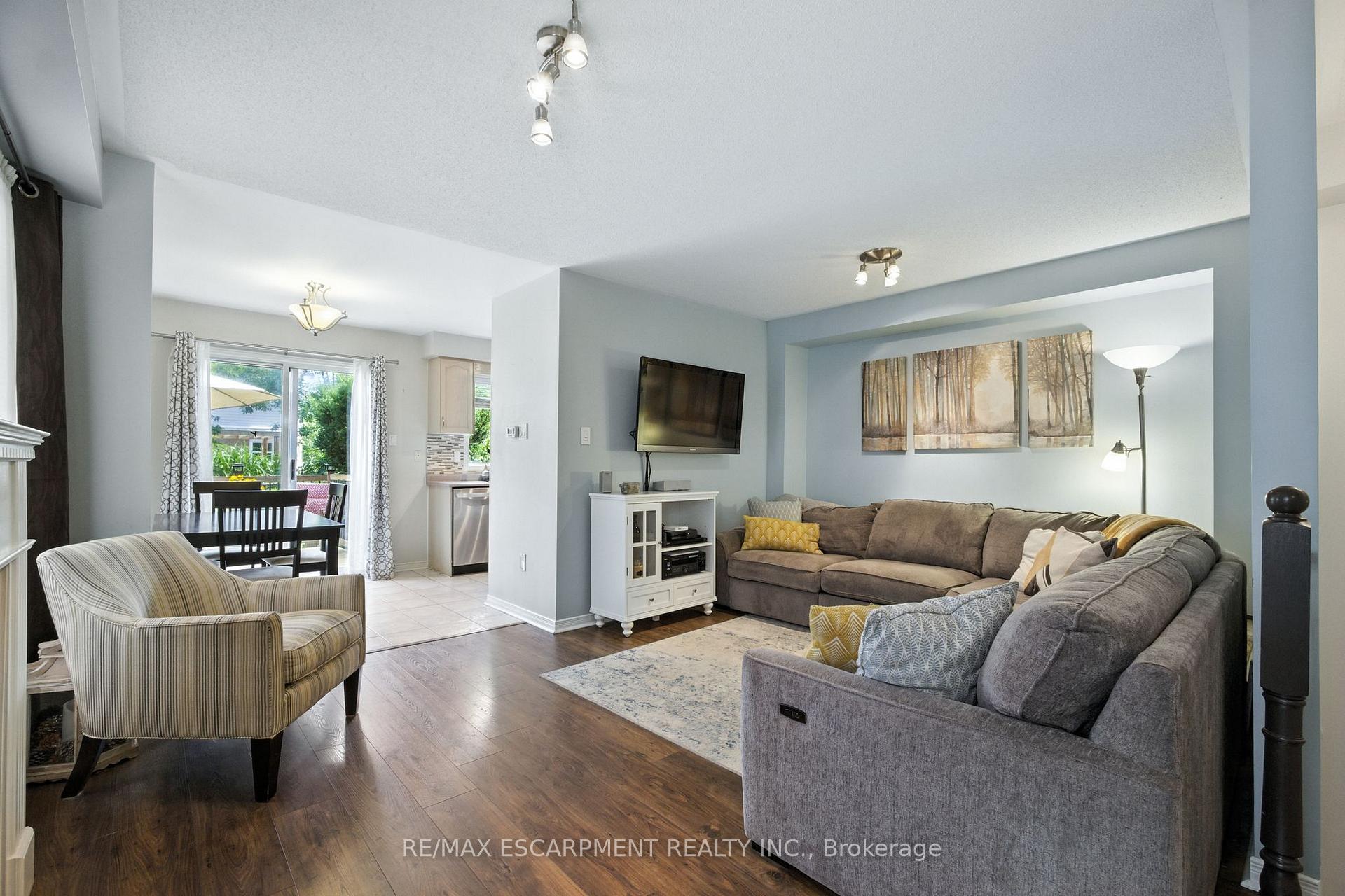 Photo 8 of 4408 Vallence Drive, Burlington, Shoreacres — HOMEH