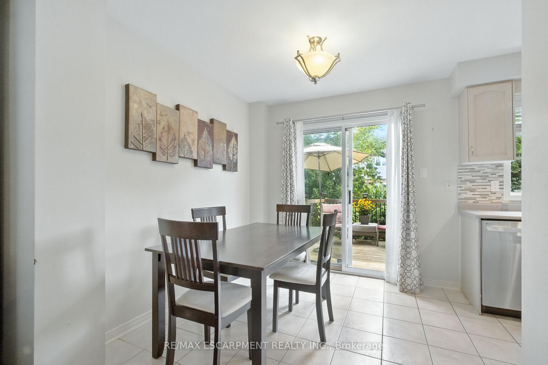 Photo 13 of 4408 Vallence Drive, Burlington, Shoreacres — HOMEH