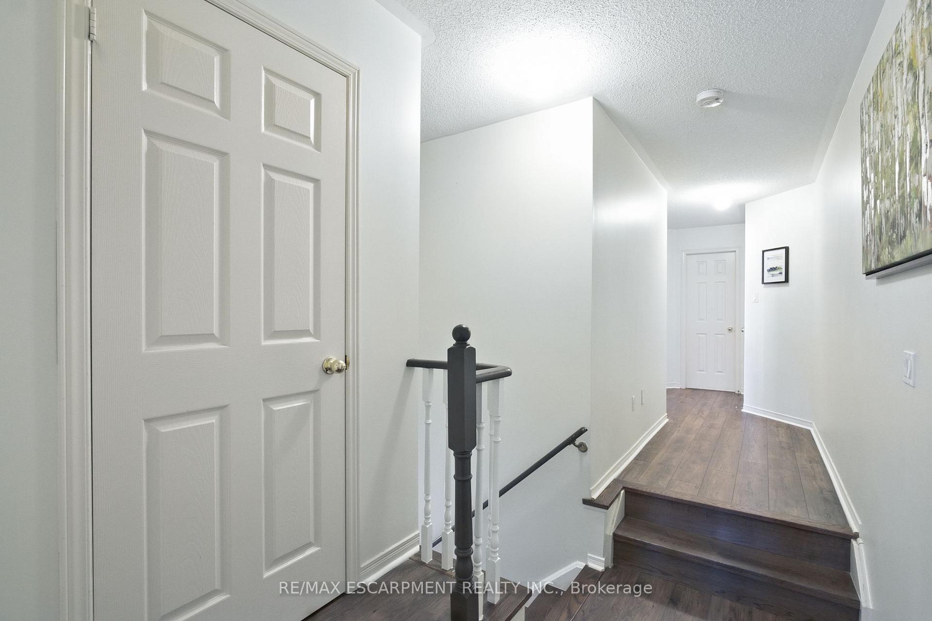 Photo 20 of 4408 Vallence Drive, Burlington, Shoreacres — HOMEH