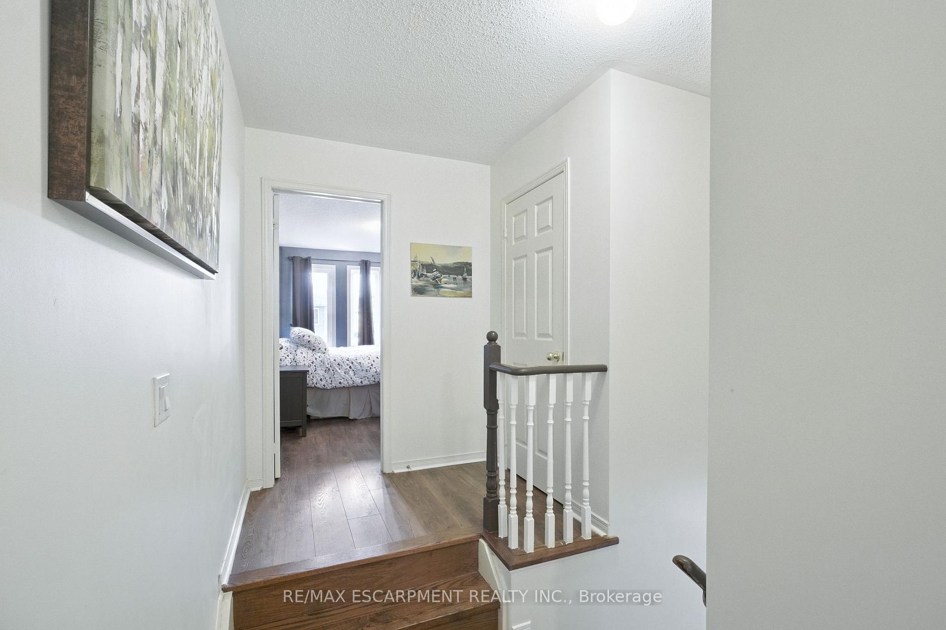 Photo 21 of 4408 Vallence Drive, Burlington, Shoreacres — HOMEH