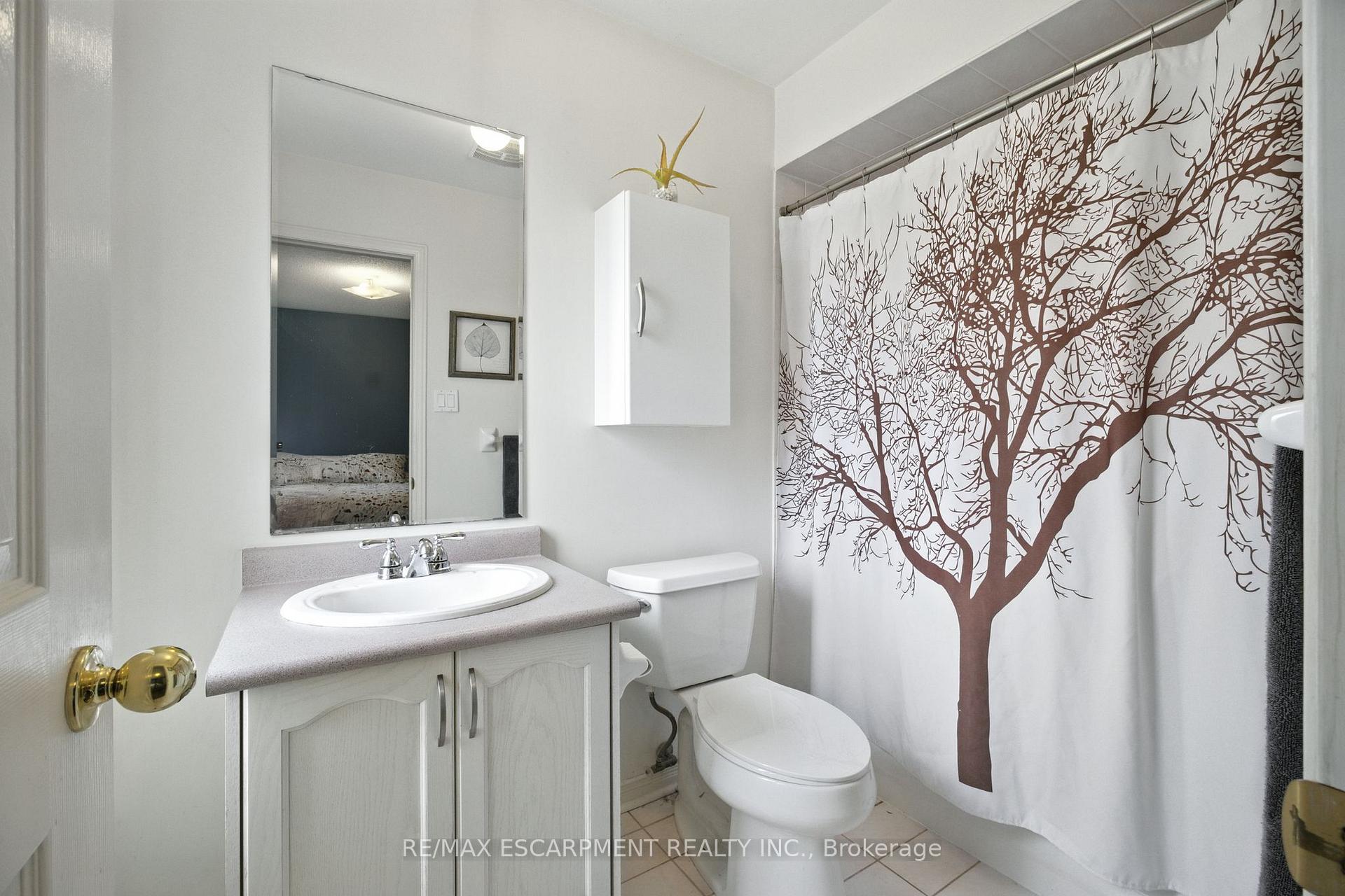 Photo 24 of 4408 Vallence Drive, Burlington, Shoreacres — HOMEH