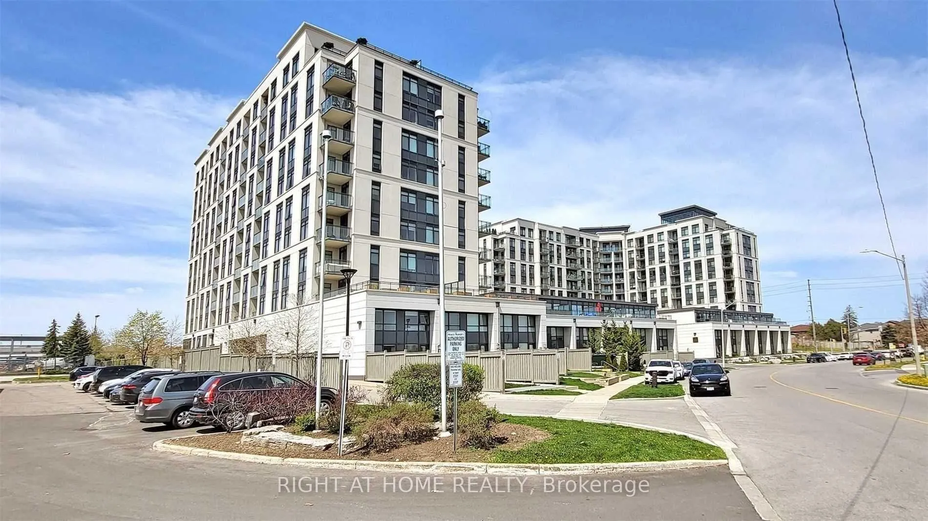 Photo 3 of Unit 1011, 24 Woodstream Boulevard, Vaughan, Vaughan Grove — HOMEH