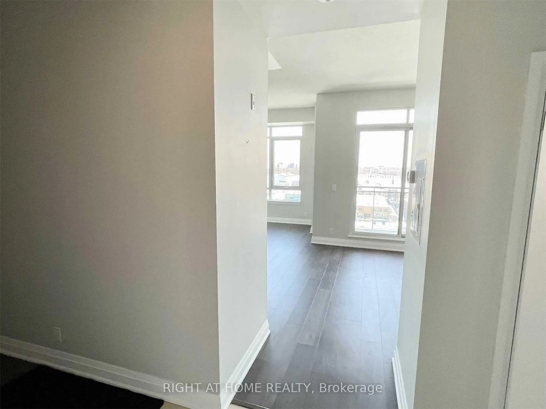 Photo 8 of Unit 1011, 24 Woodstream Boulevard, Vaughan, Vaughan Grove — HOMEH