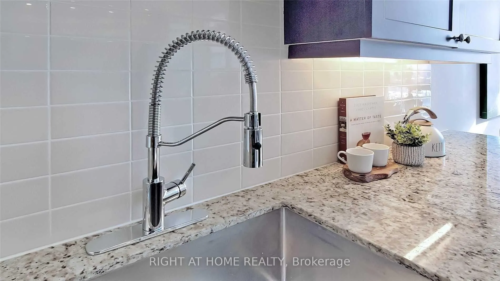 Photo 11 of Unit 1011, 24 Woodstream Boulevard, Vaughan, Vaughan Grove — HOMEH