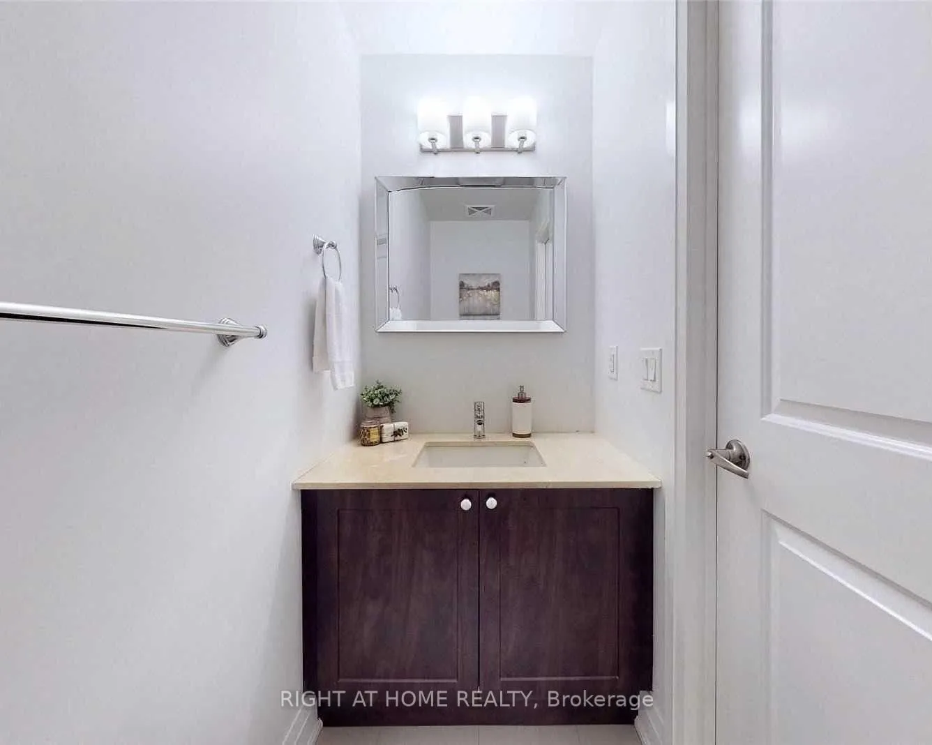 Photo 28 of Unit 1011, 24 Woodstream Boulevard, Vaughan, Vaughan Grove — HOMEH